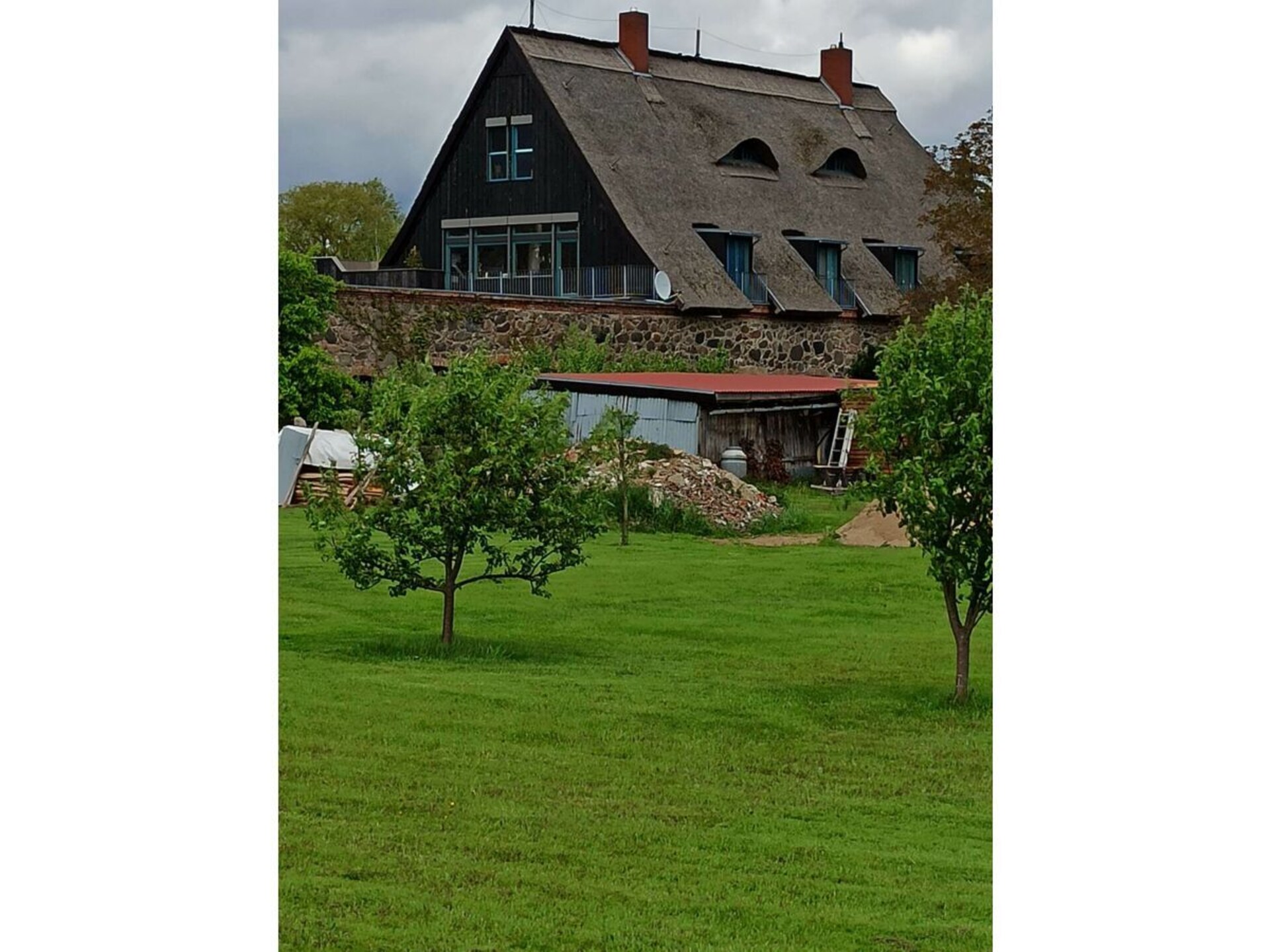 Ruime groepsaccommodatie in historische veldschuur bij Sietow, Mecklenburg - foto 1