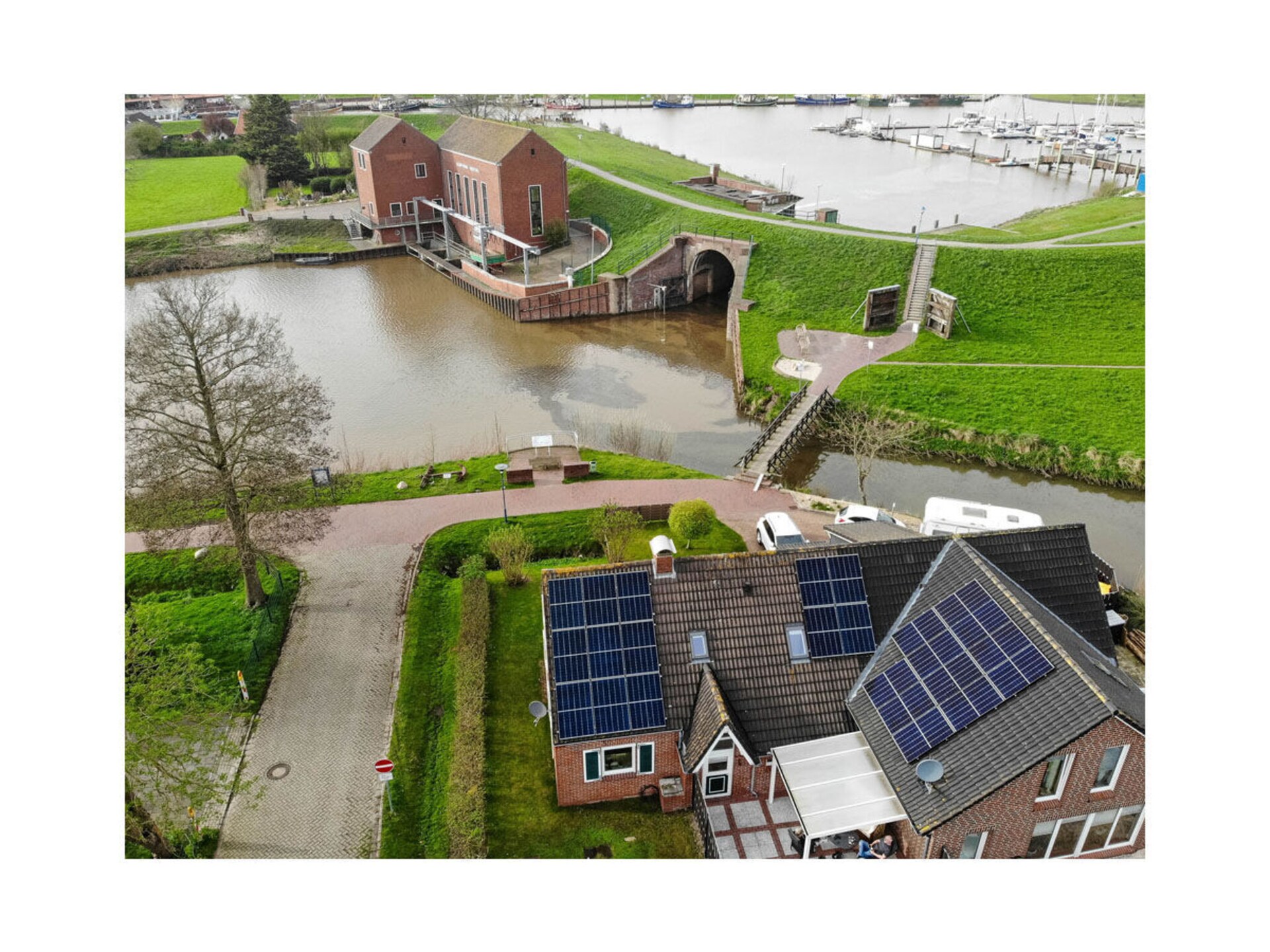 Nieuw Greetsiels vakantiehuis aan het water, vlakbij haven en centrum - foto 26