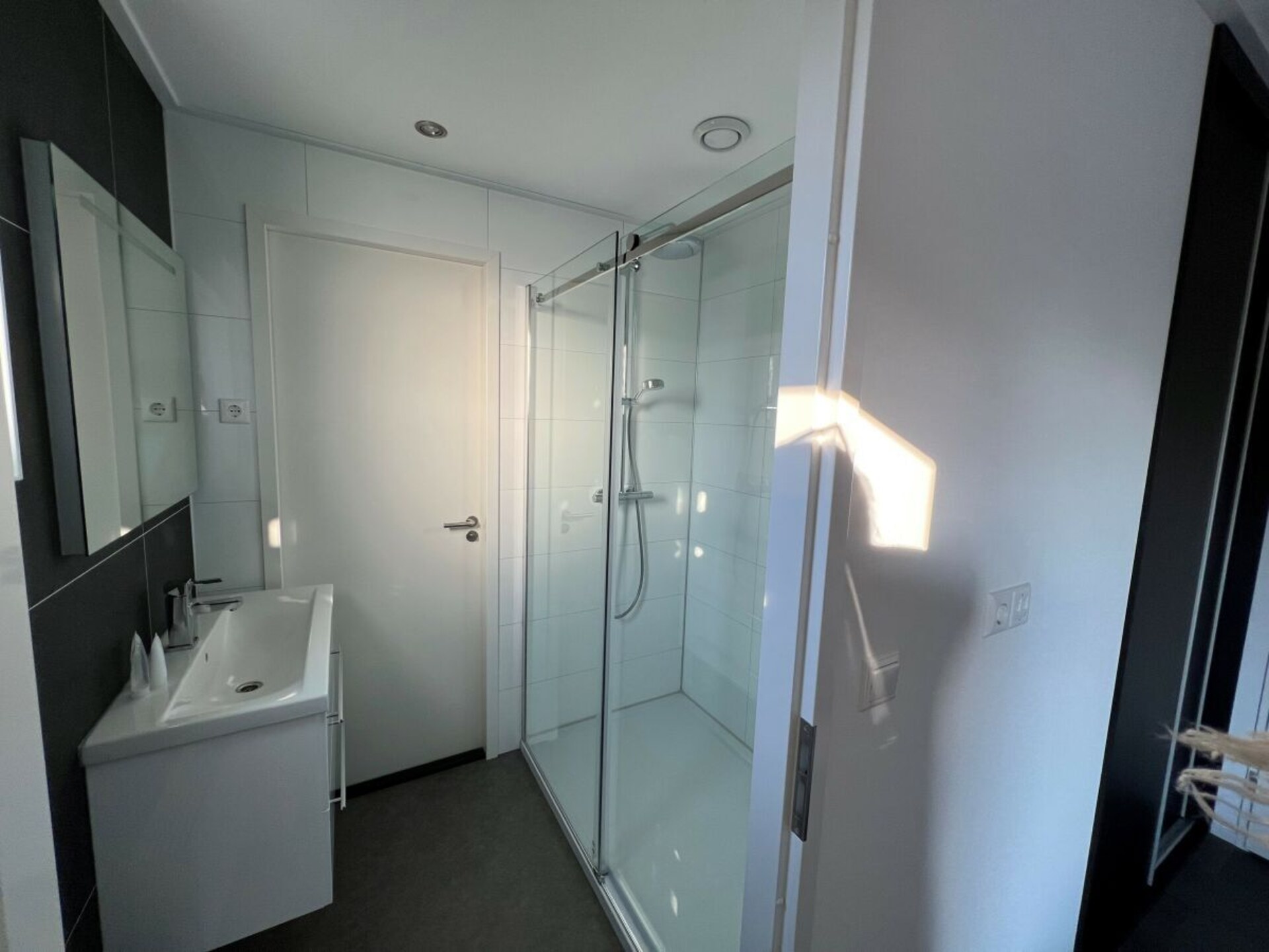 Modern chalet aan het IJsselmeer met airconditioning en hond welkom - foto 9