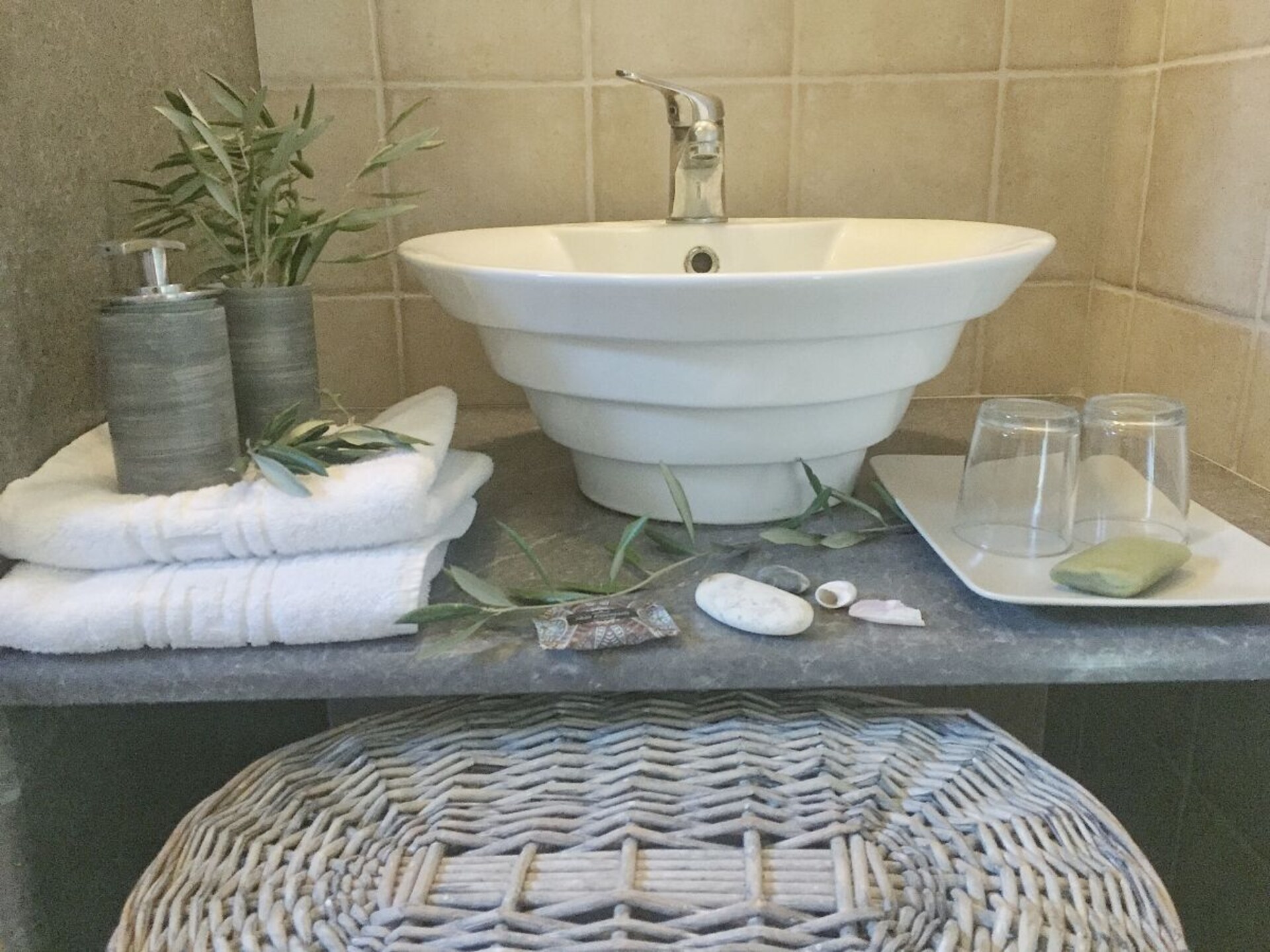 Authentiek stenen huis met privézwembad tussen de olijfbomen bij Tympaki - foto 34