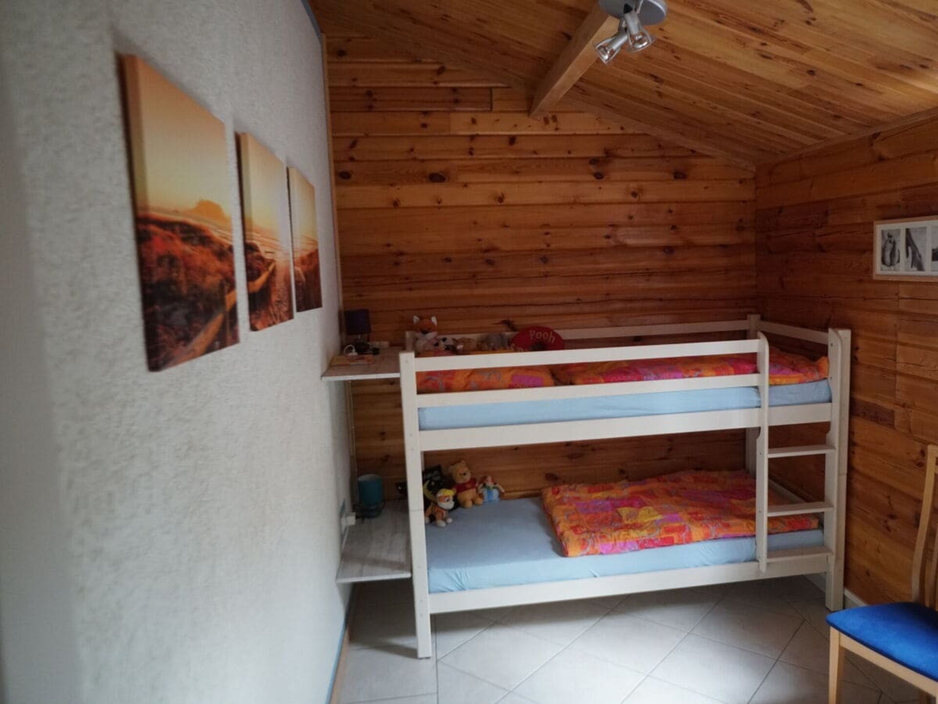 Knus houten vakantiehuis met veranda op 10 minuten van de Atlantische Oceaan - foto 15