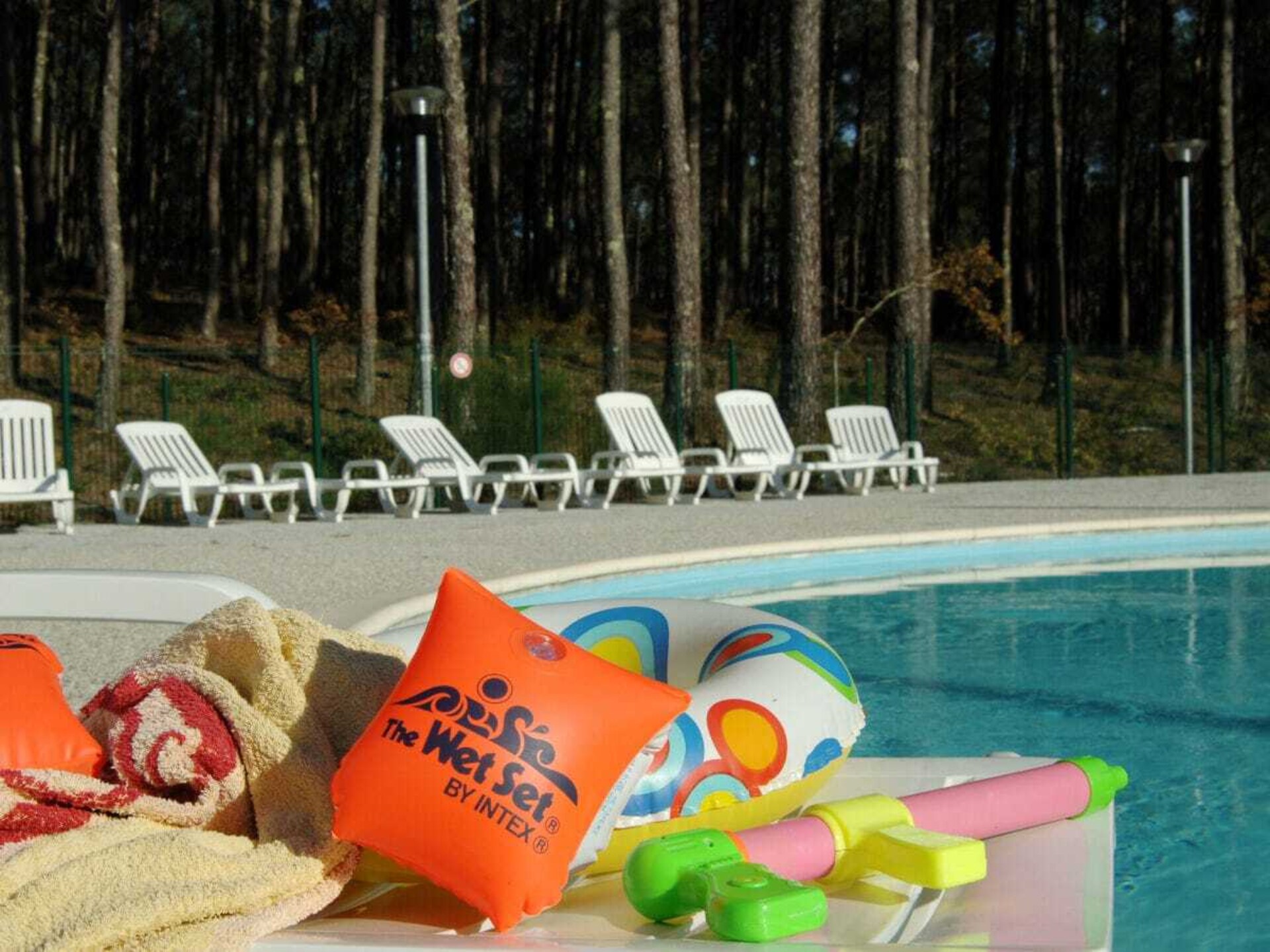 Knus houten vakantiehuis met veranda op 10 minuten van de Atlantische Oceaan - foto 22
