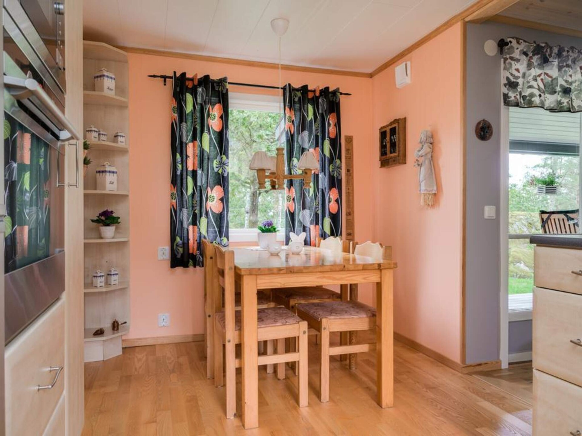 Knusse Zweedse hütte aan het Båven meer bij Sparreholm - foto 21