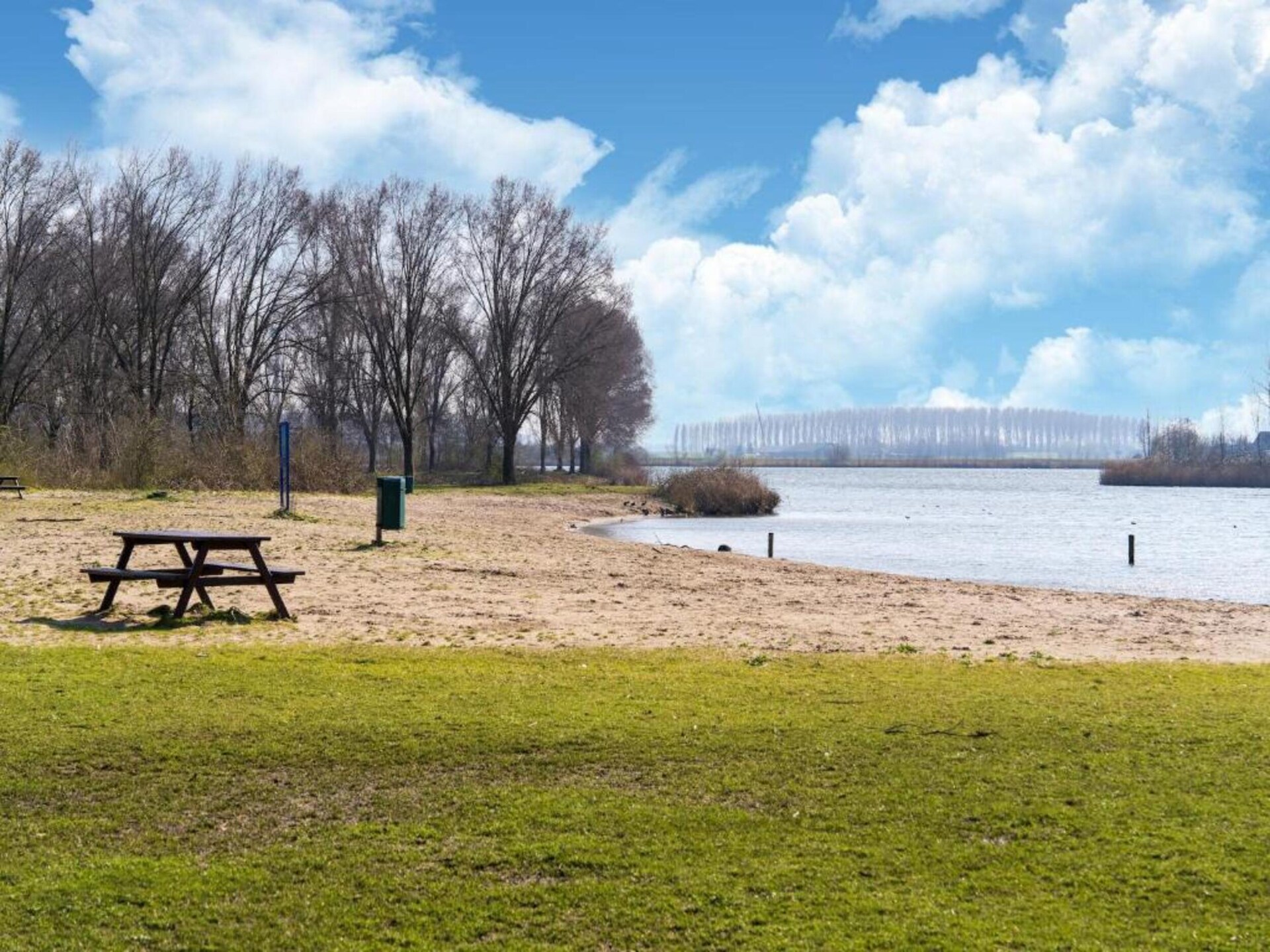 Kuifduiker 122: Vrijstaand vakantiehuis aan het meer in Simonshaven - foto 35