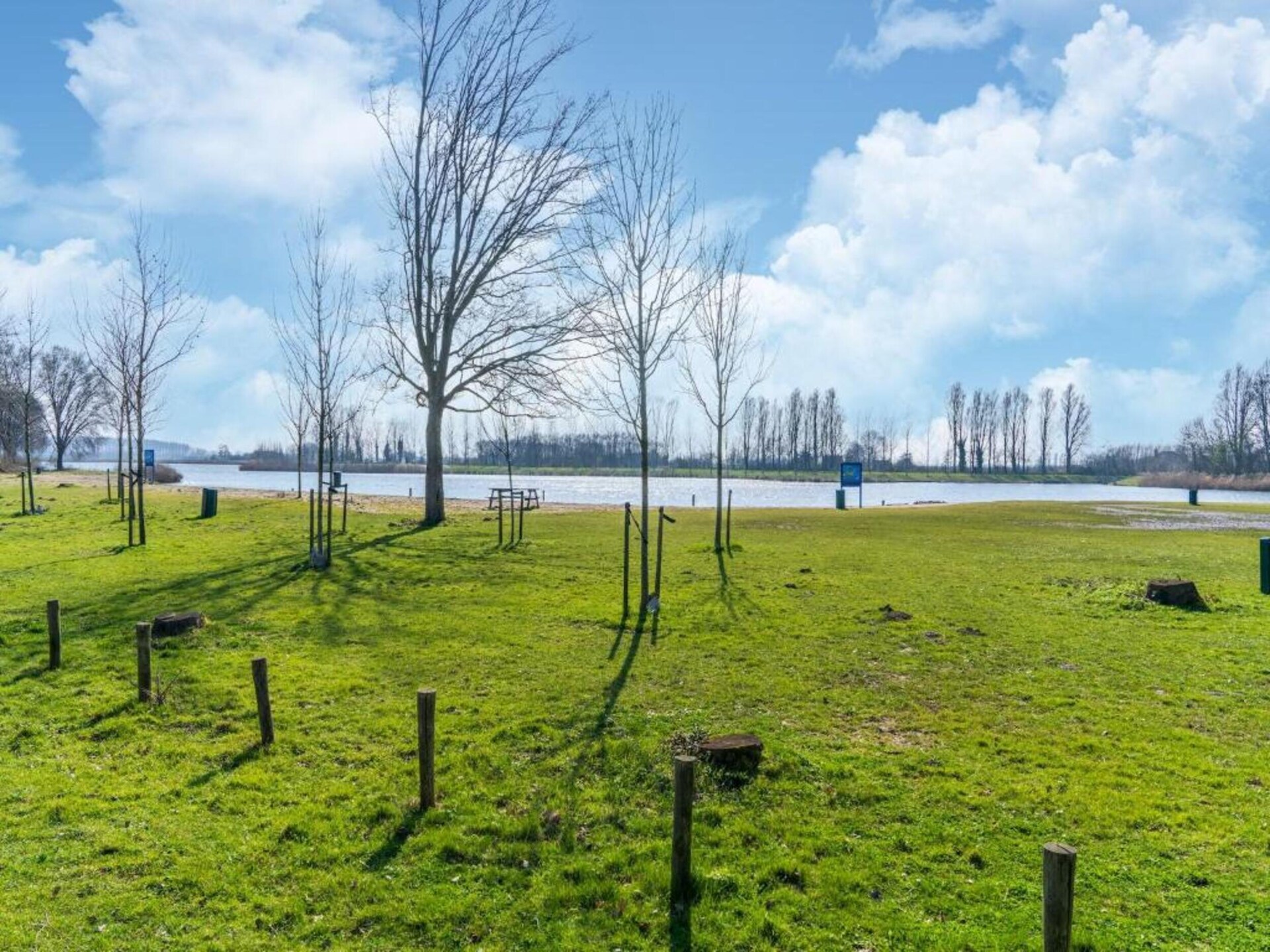 Kuifduiker 122: Vrijstaand vakantiehuis aan het meer in Simonshaven - foto 38