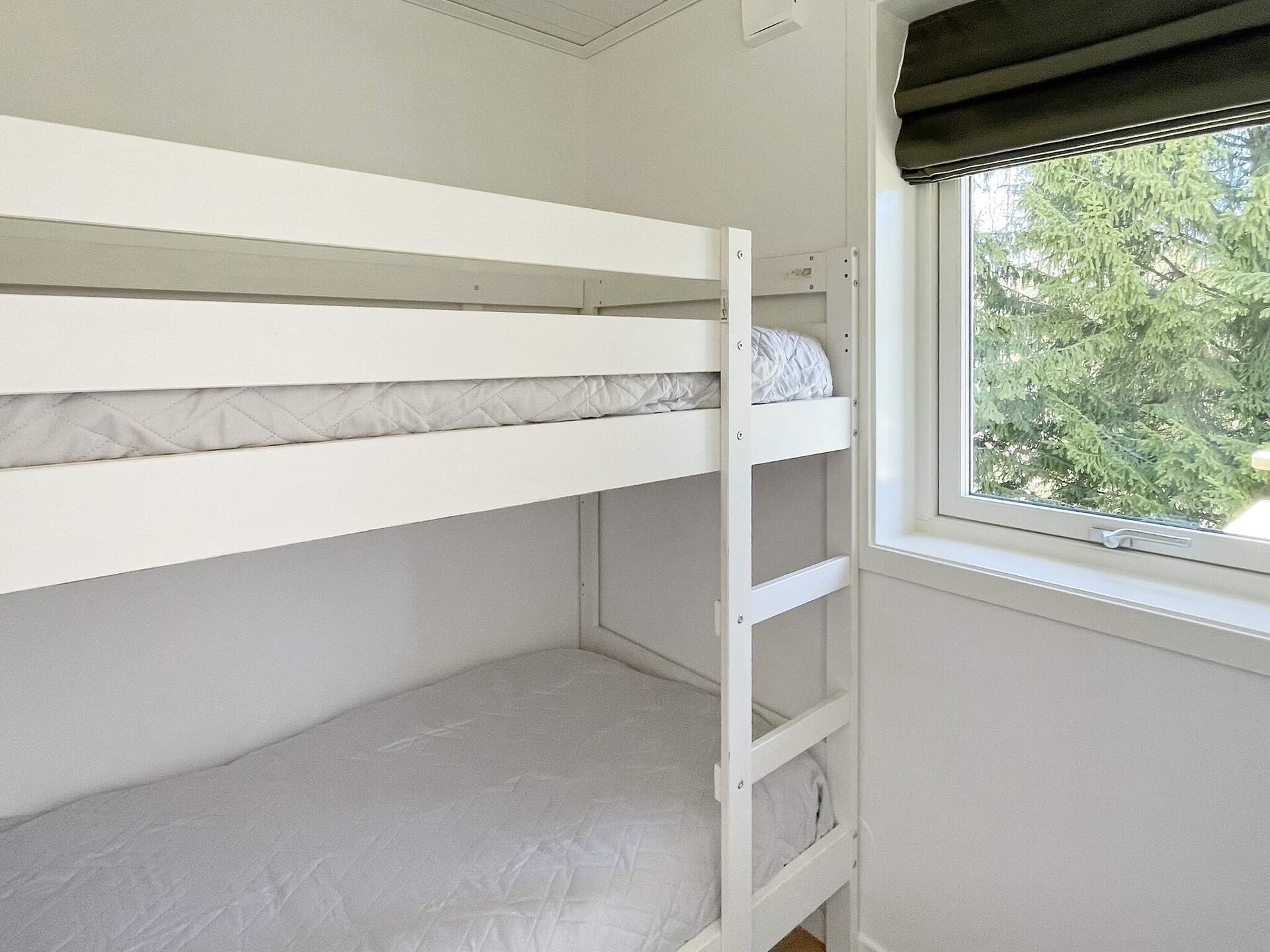 Nieuw vakantiehuis op Ljusterö met zonnige veranda, vlak bij zee - foto 20