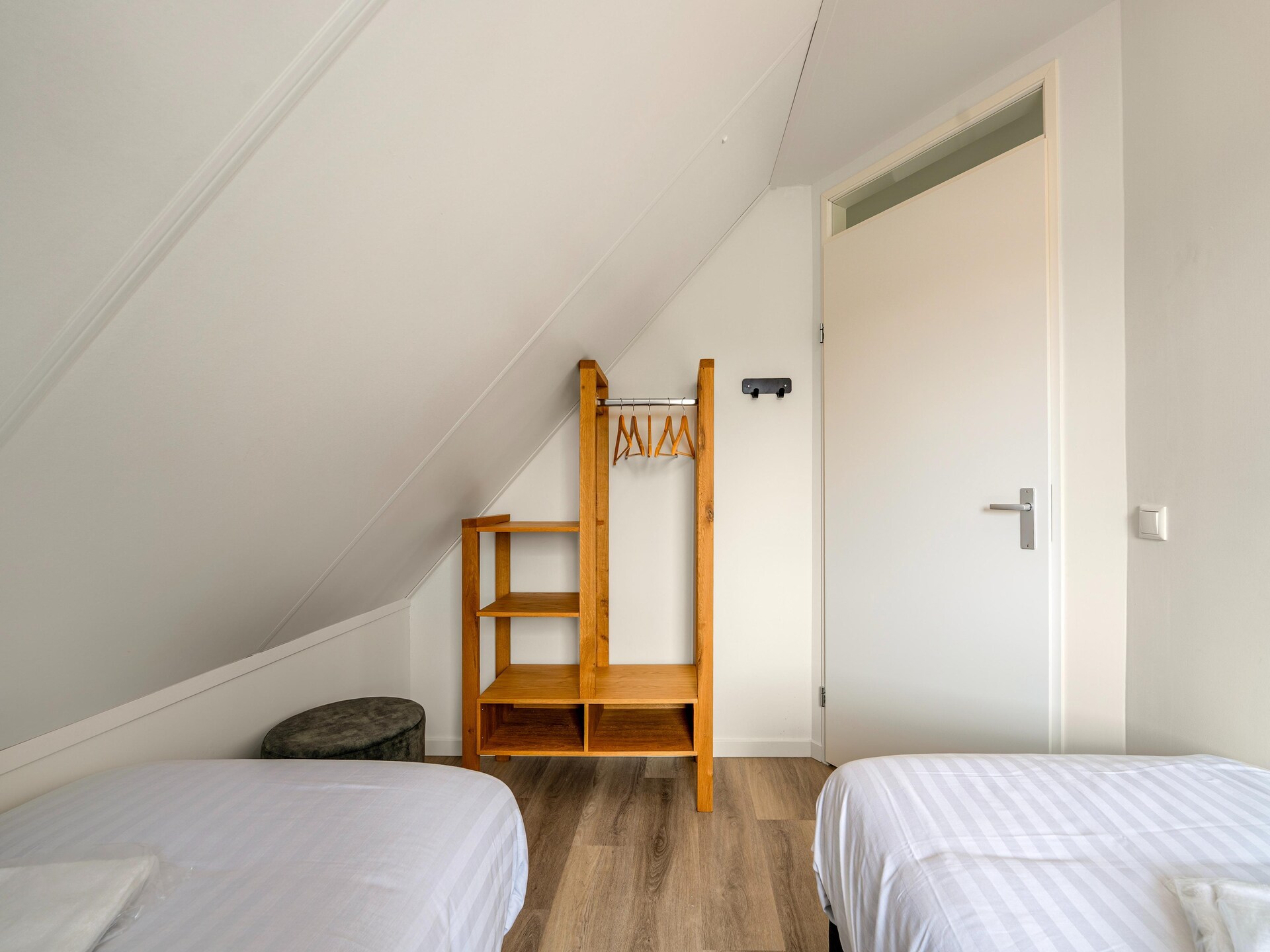 Vrijstaand vakantiehuis aan het meer in Simonshaven, met tuin en strand op loopafstand - foto 24