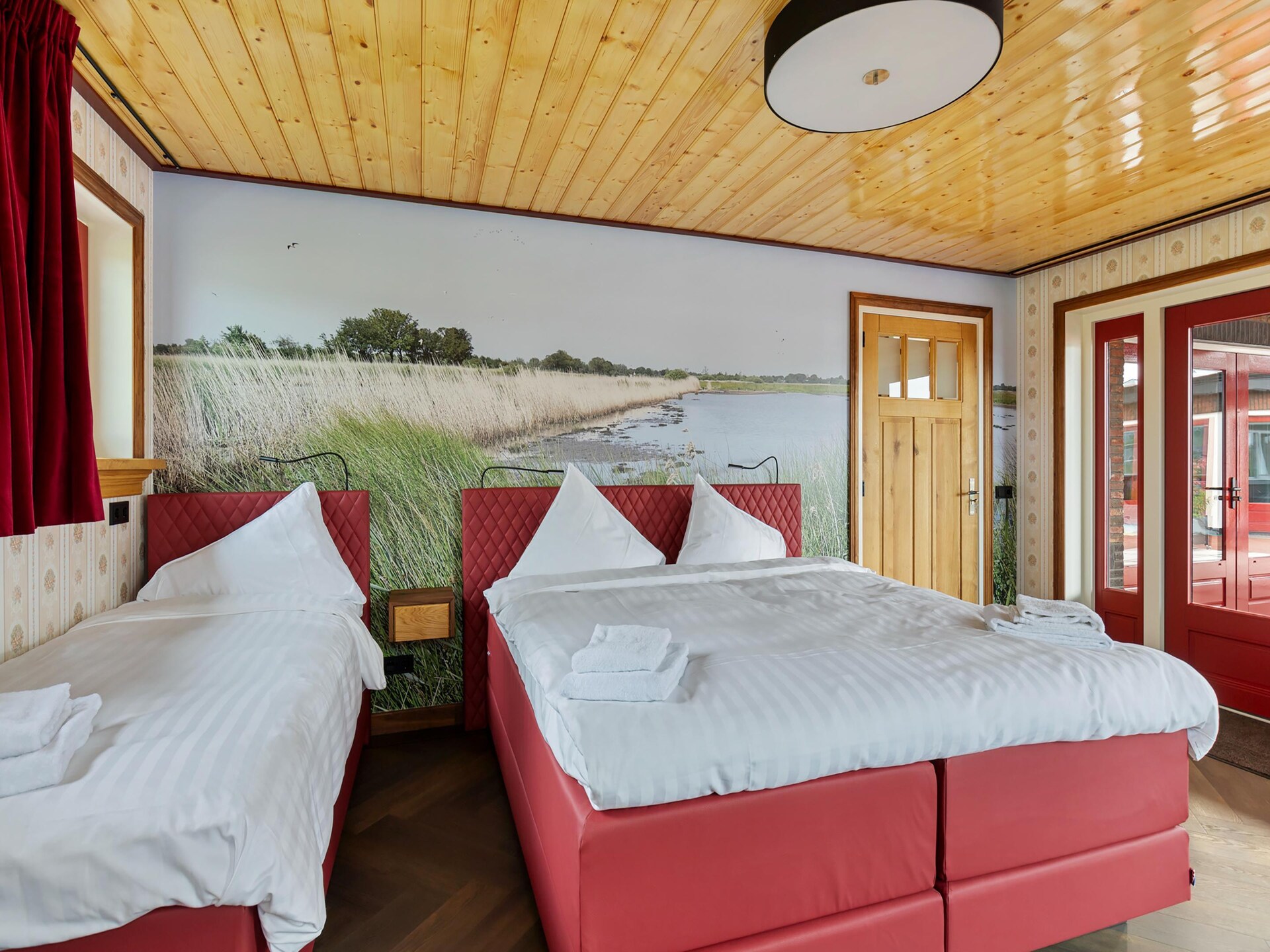 It Simmerhuske: elegant vakantiehuis aan Fries kanaal met oplaadpunten - foto 11