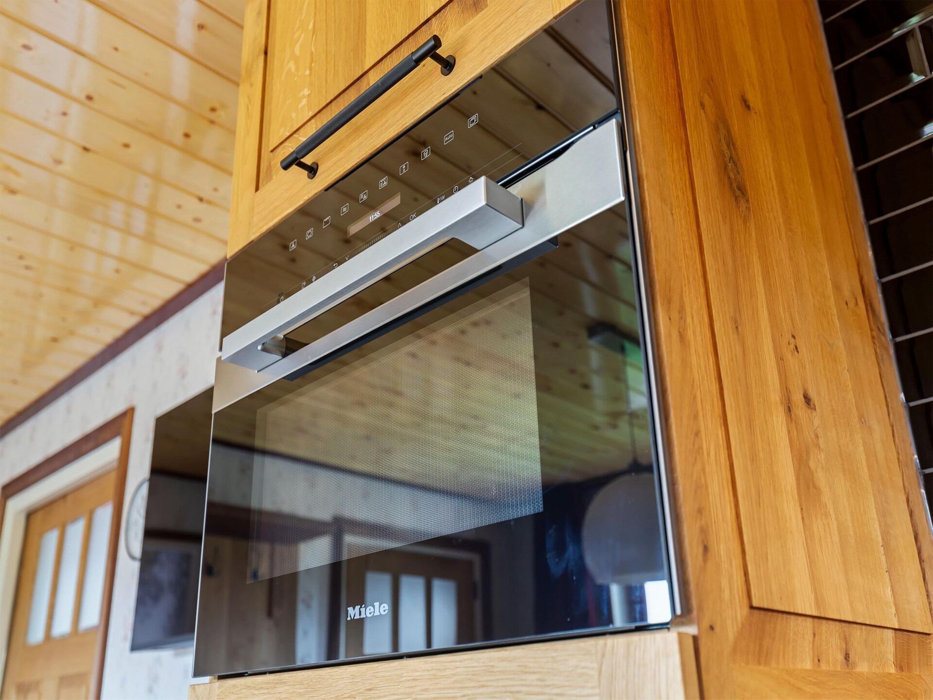 It Simmerhuske: elegant vakantiehuis aan Fries kanaal met oplaadpunten - foto 31