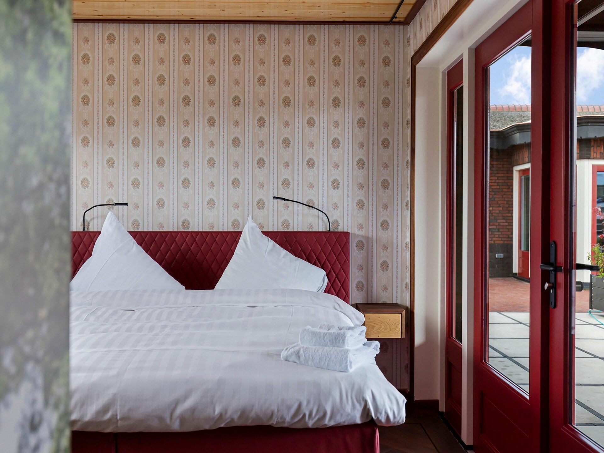 It Simmerhuske: elegant vakantiehuis aan Fries kanaal met oplaadpunten - foto 13