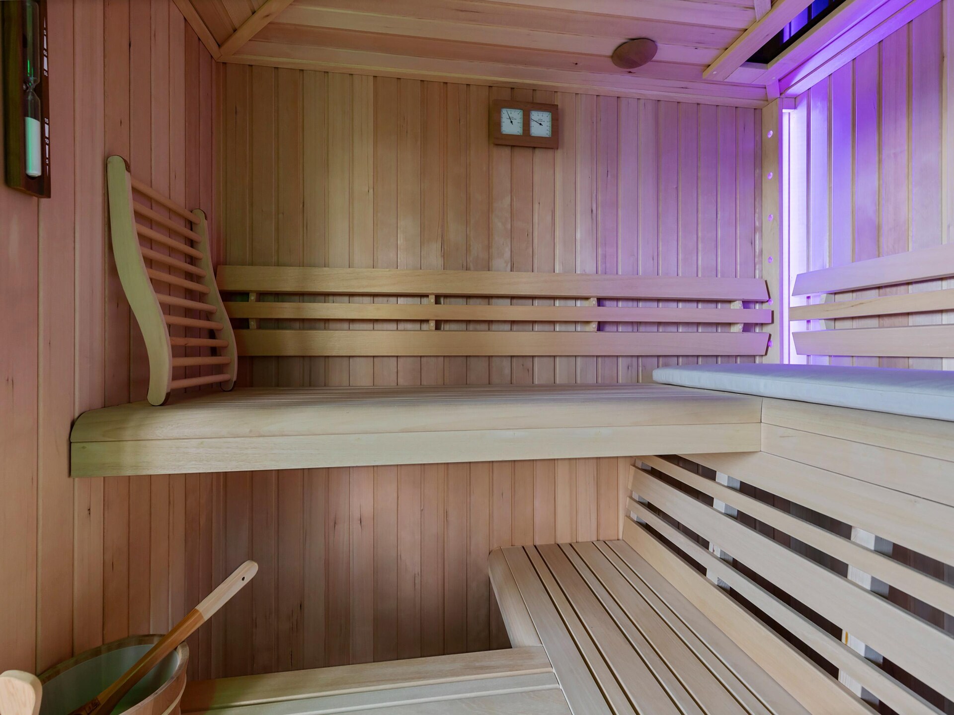 It Simmerhuske: elegant vakantiehuis aan Fries kanaal met oplaadpunten - foto 28