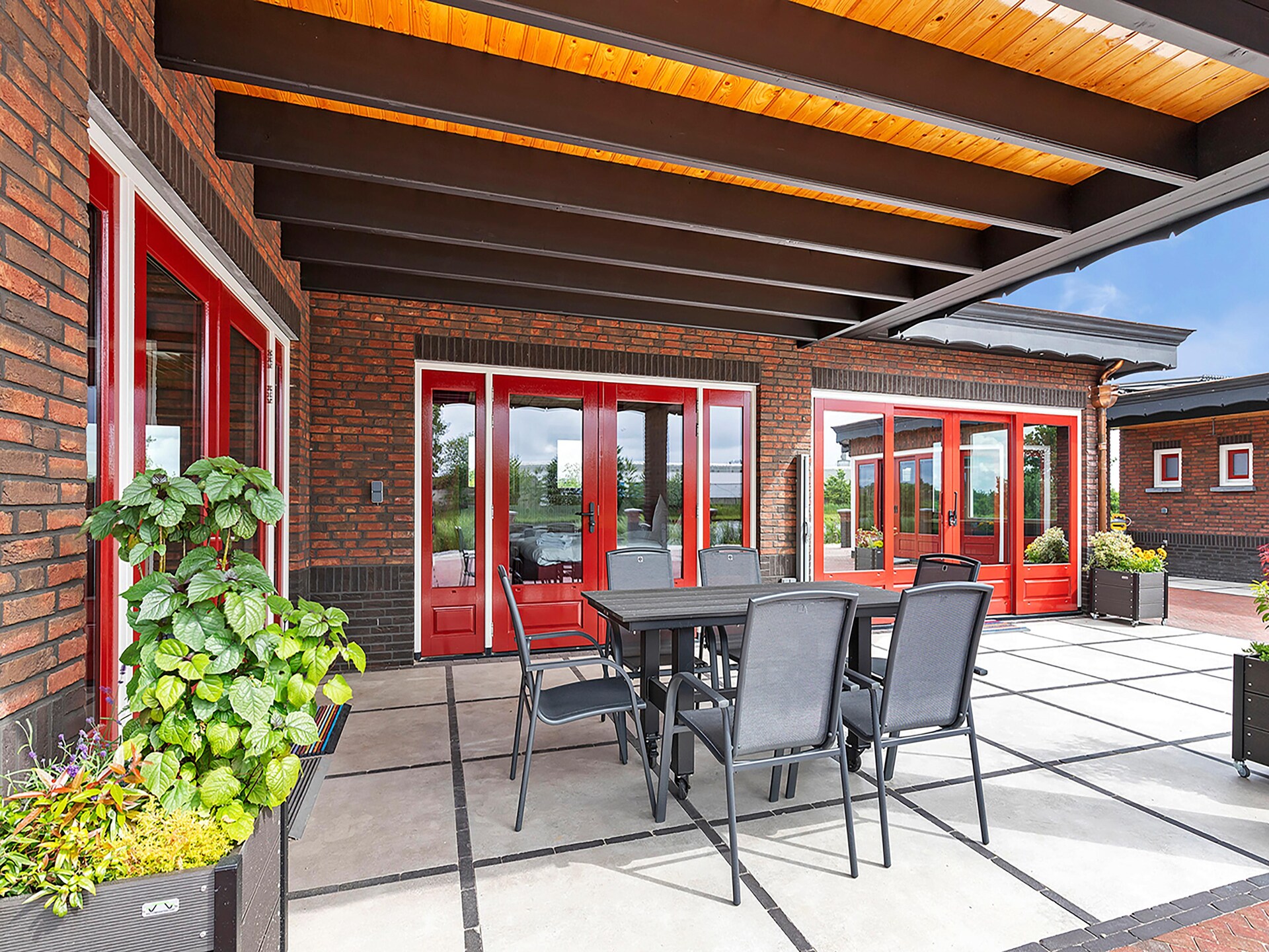 It Simmerhuske: elegant vakantiehuis aan Fries kanaal met oplaadpunten - foto 19
