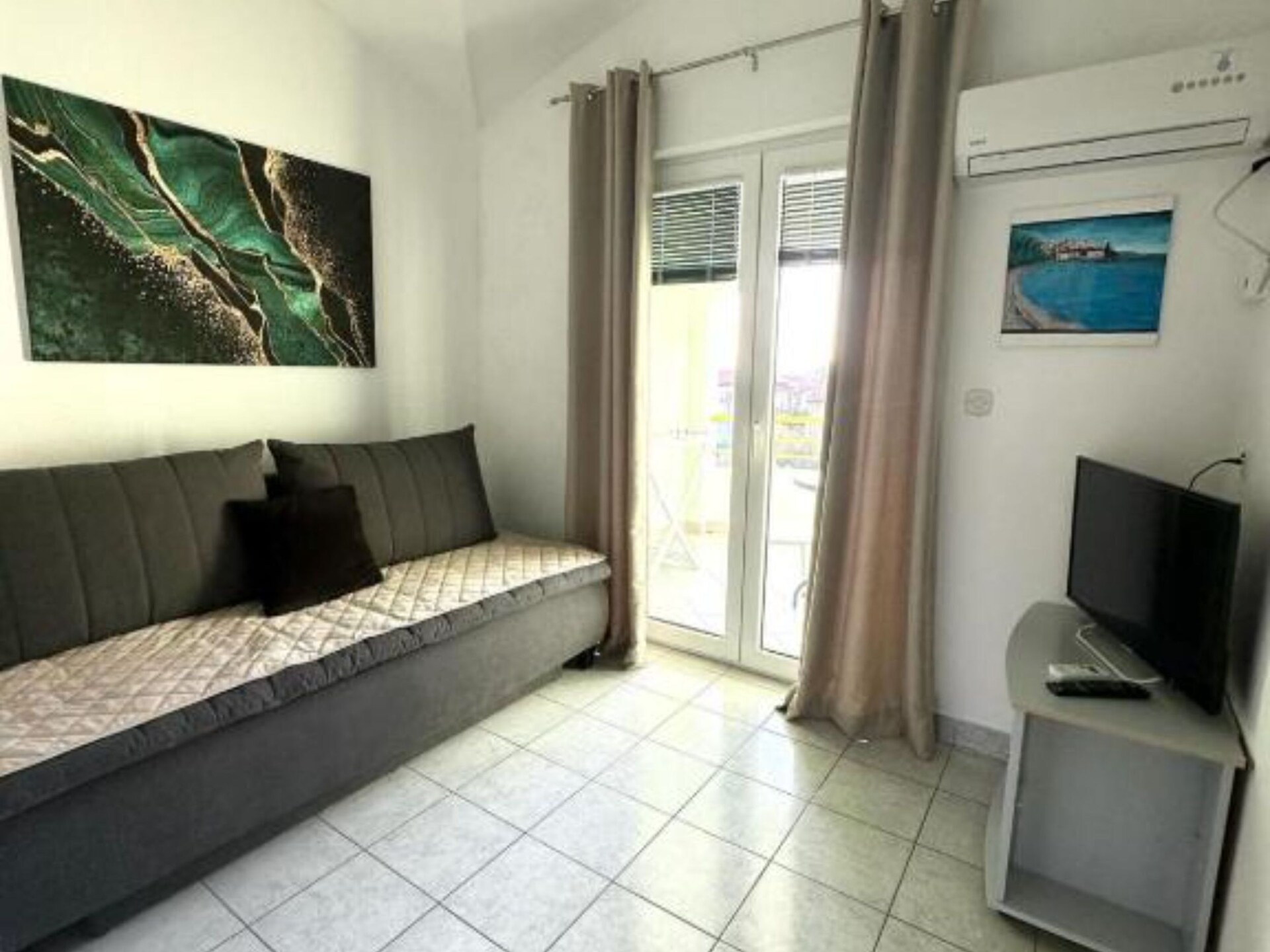 Knus appartement met balkon op 200 meter van het strand van Podaca - foto 2