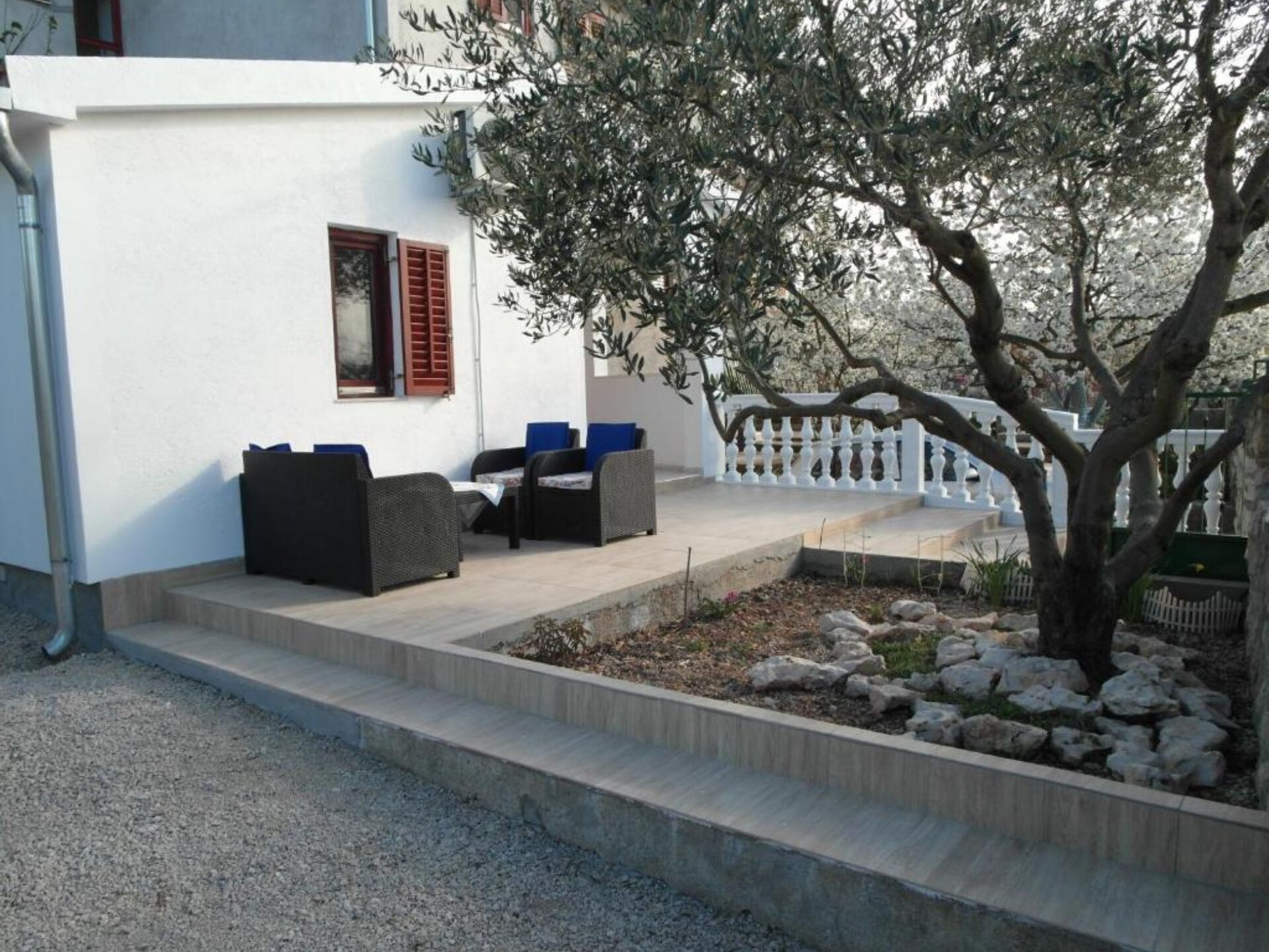 Knus appartement met terras voor 2 in Šibenik, vlakbij strand - foto 23