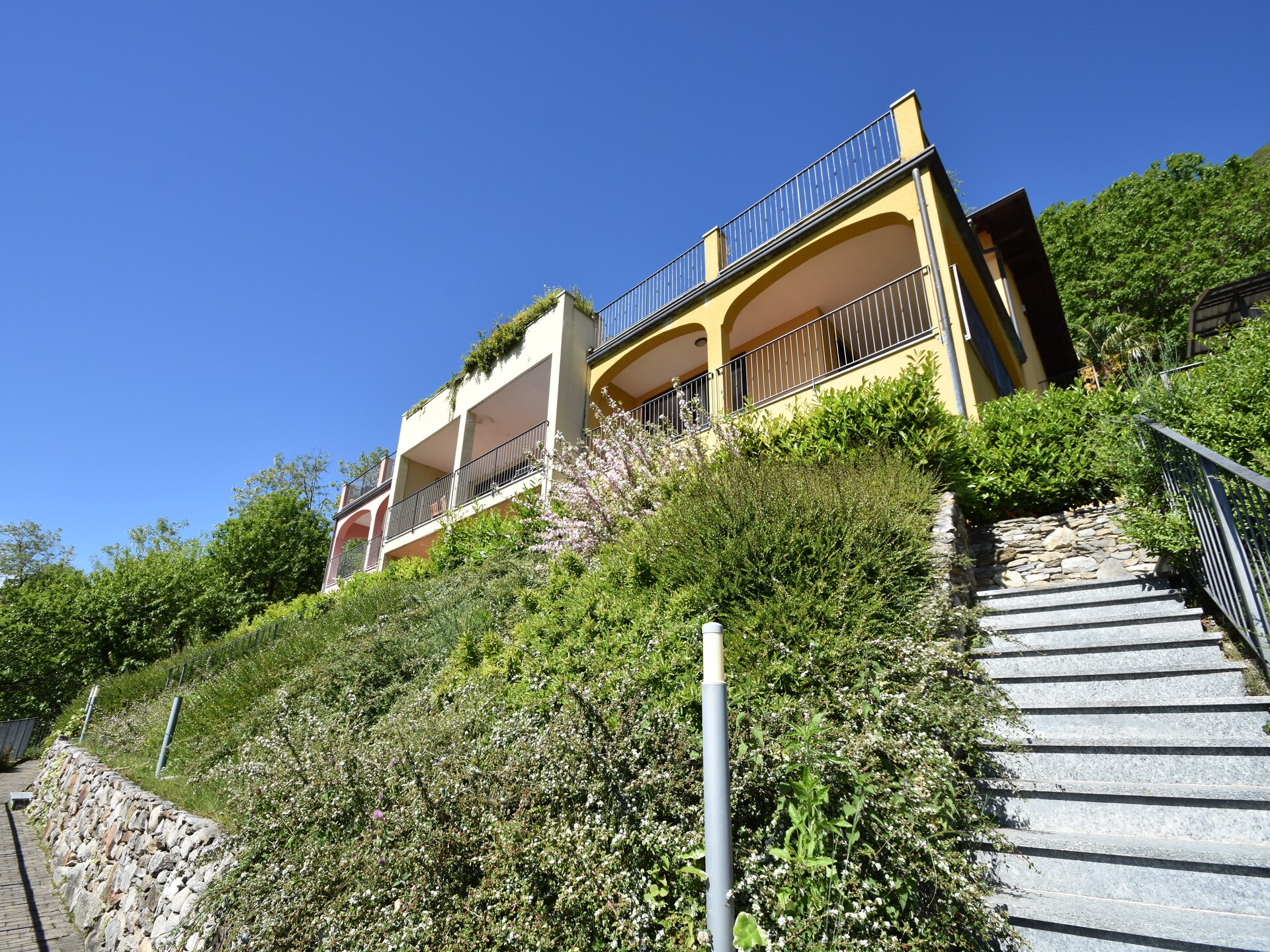 Modern vakantiehuis in Oggebbio met privétuin en zwembad - foto 2