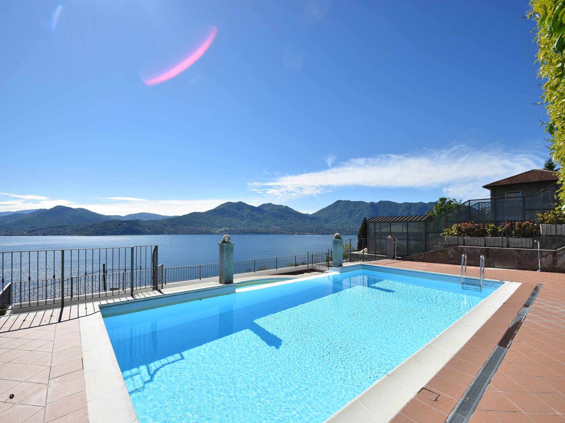 Modern vakantiehuis in Oggebbio met privétuin en zwembad - foto 5