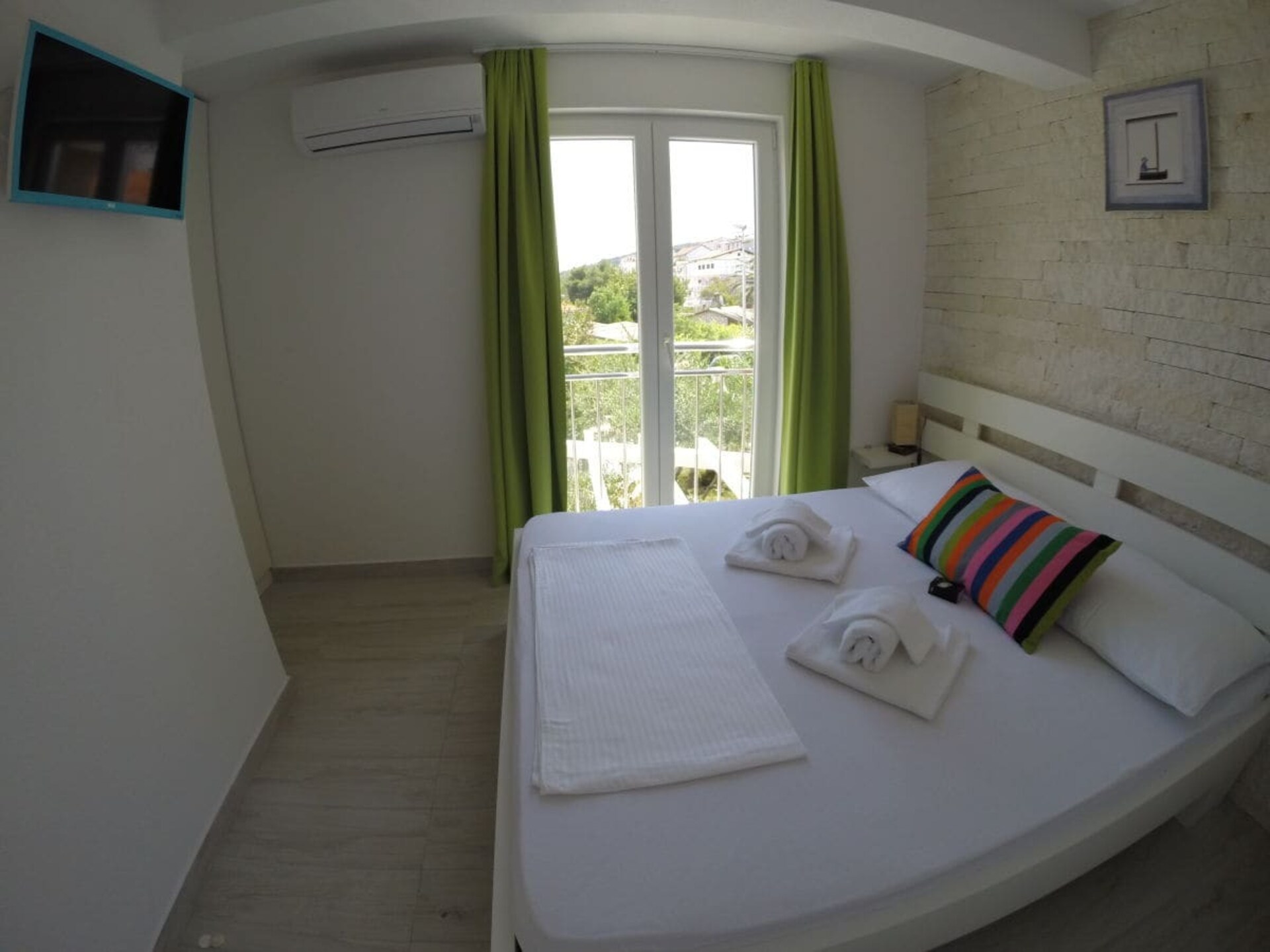 Moderne villa aan zee met terras en weids uitzicht nabij Trogir - foto 8