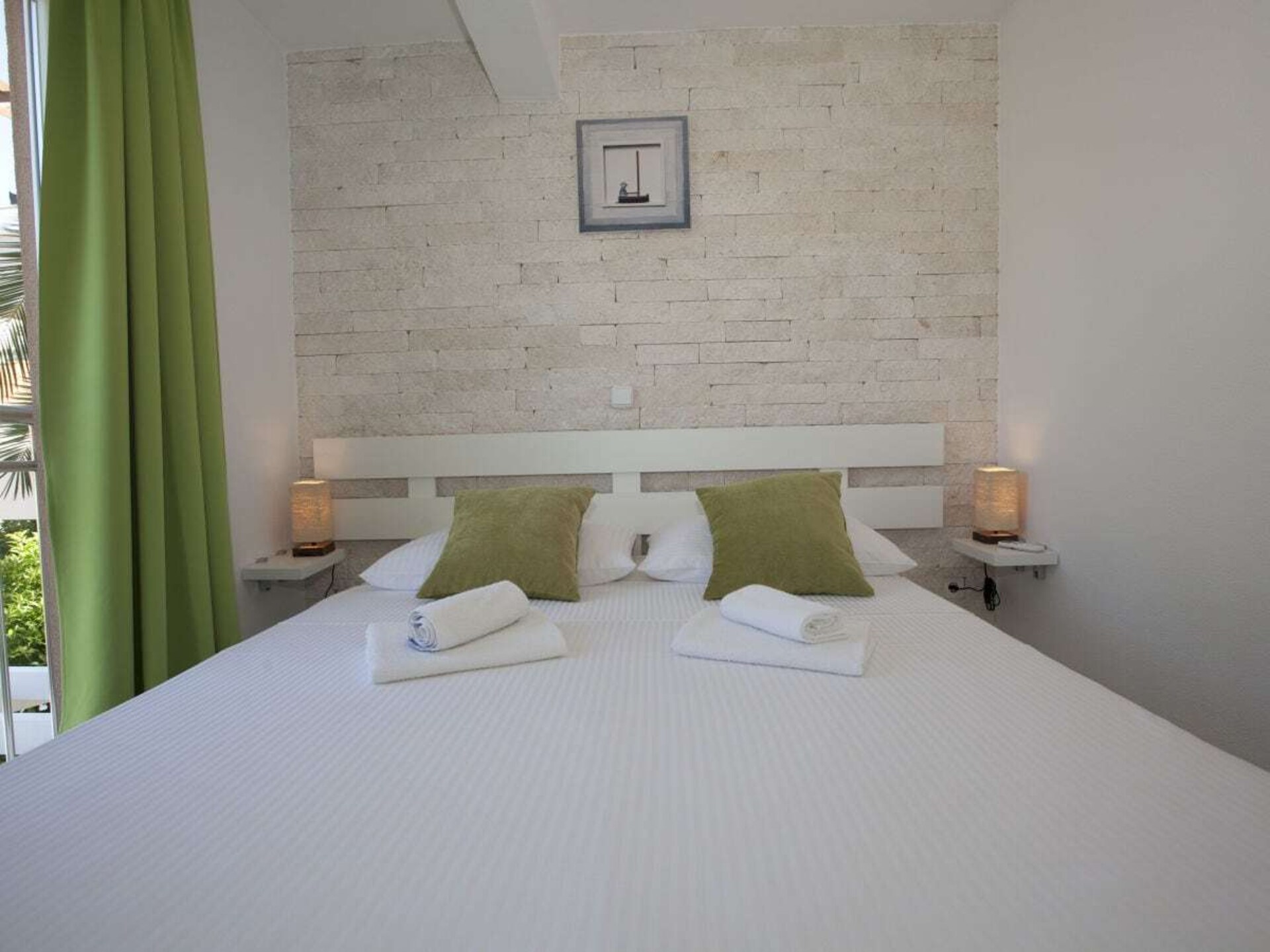 Moderne villa aan zee met terras en weids uitzicht nabij Trogir - foto 19