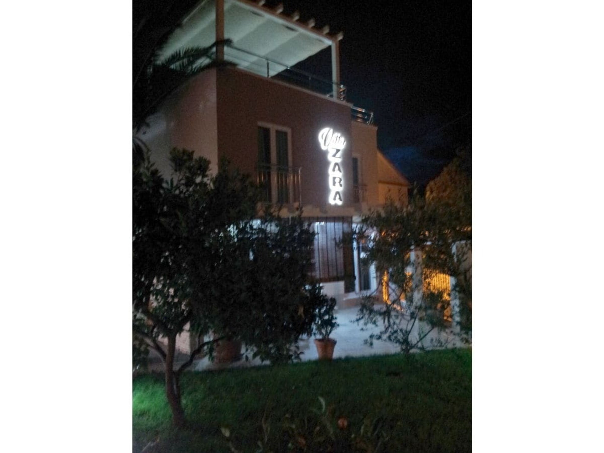 Moderne villa aan zee met terras en weids uitzicht nabij Trogir - foto 28