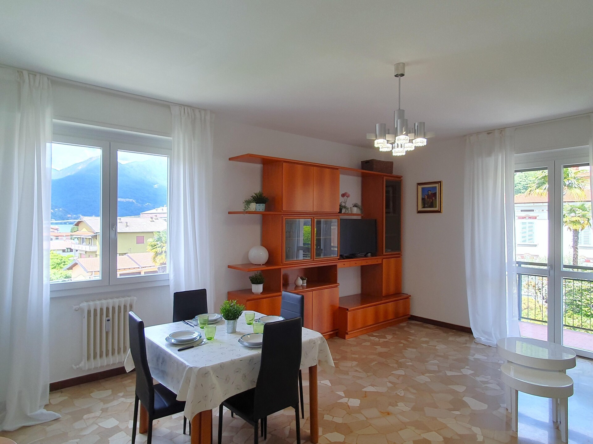 4-persoons modern appartement in centrum van Maccagno con Pino e Veddasca - foto 8