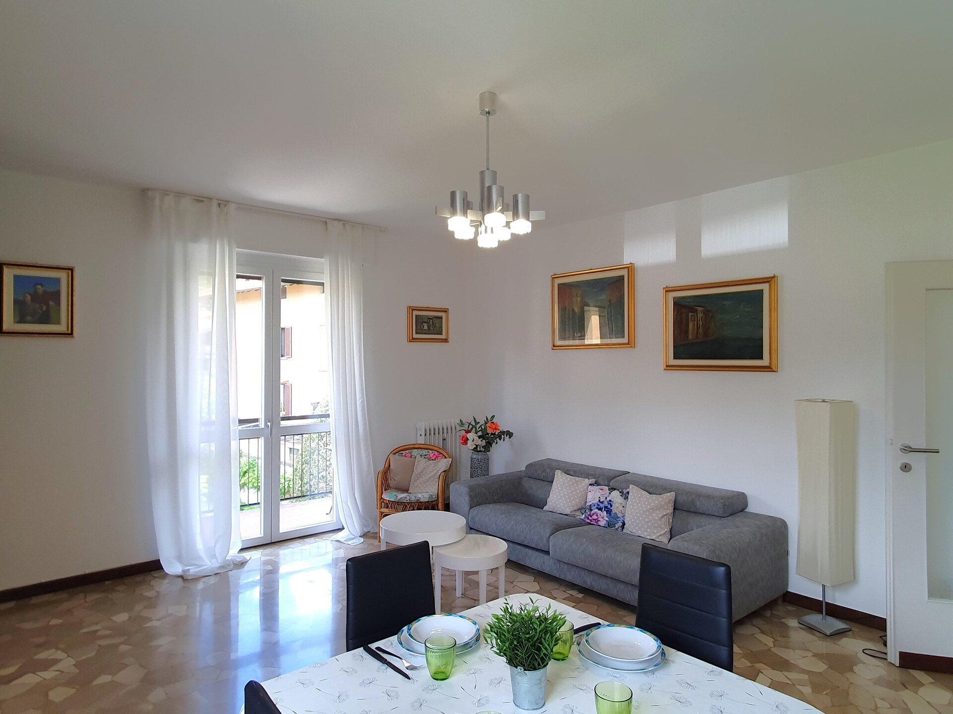 4-persoons modern appartement in centrum van Maccagno con Pino e Veddasca - foto 5