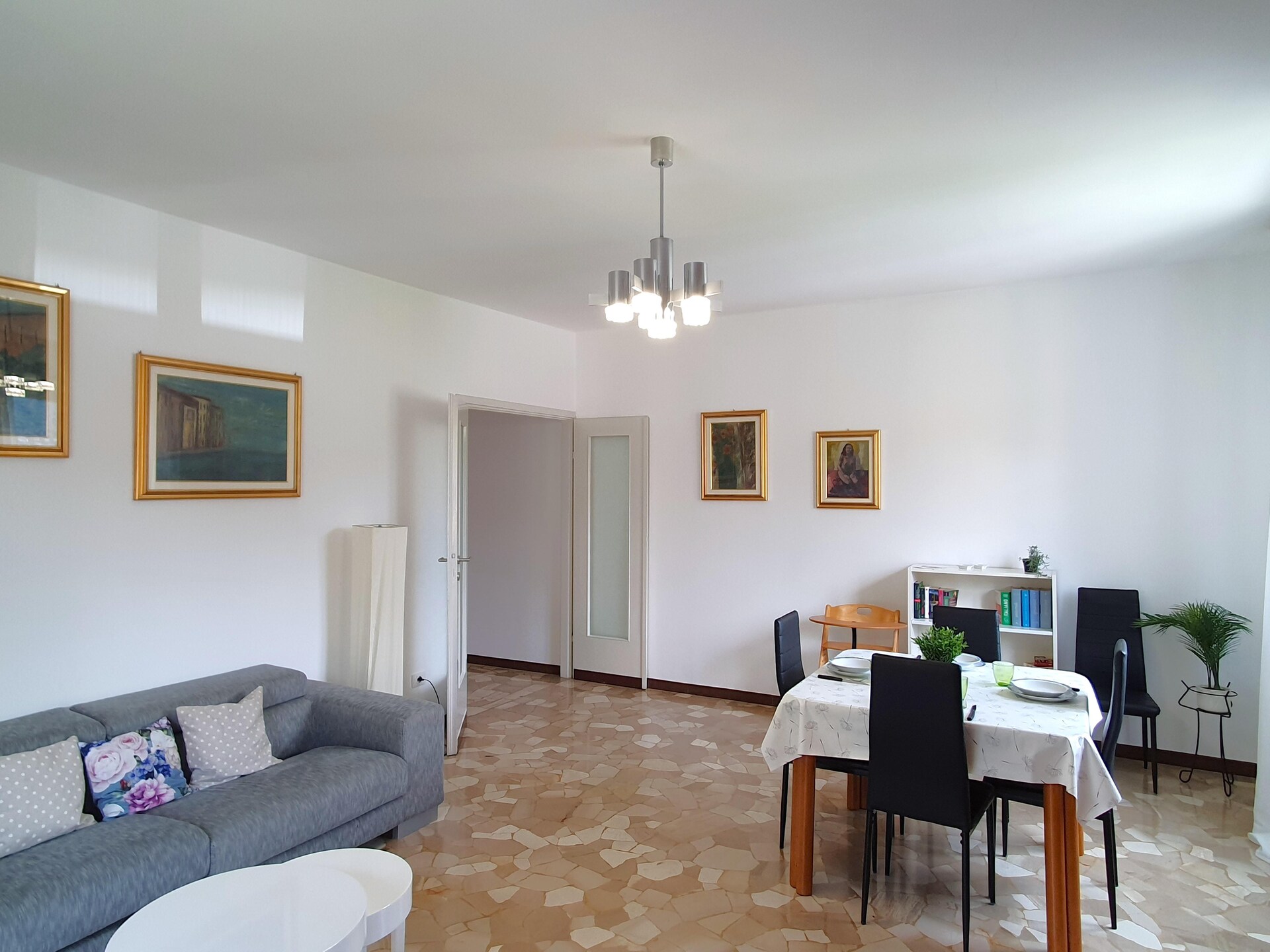 4-persoons modern appartement in centrum van Maccagno con Pino e Veddasca - foto 10