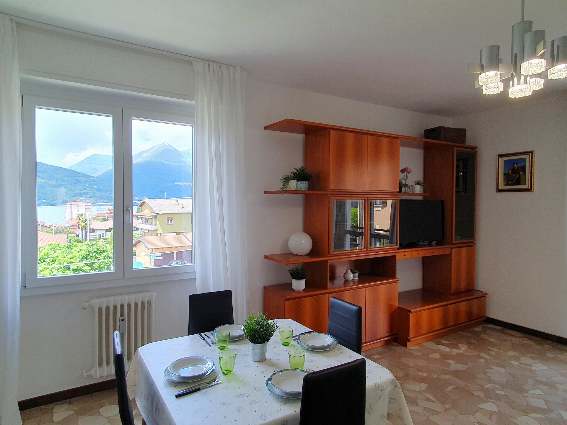 4-persoons modern appartement in centrum van Maccagno con Pino e Veddasca - foto 7