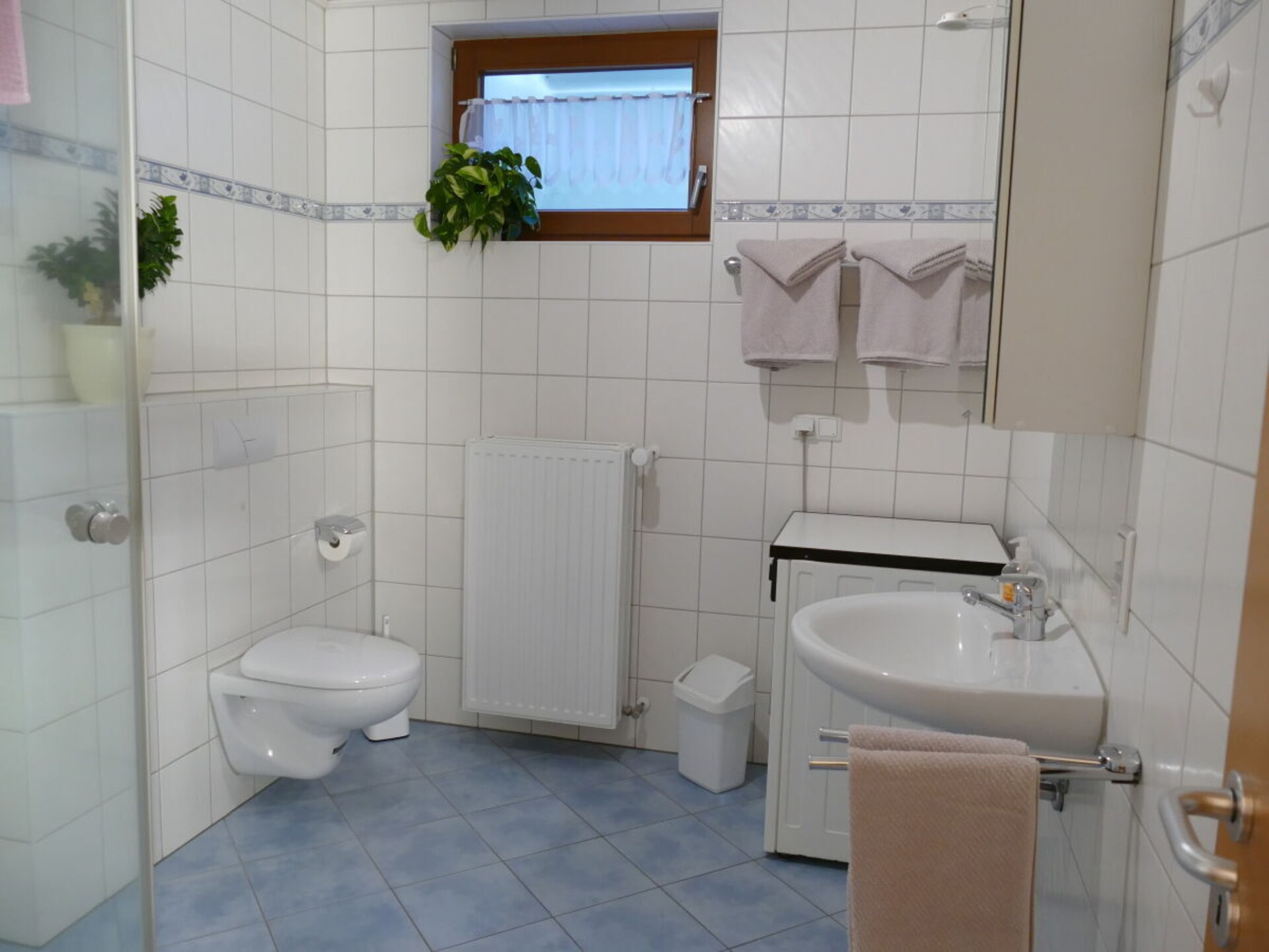 Licht vakantiehuis op zuidhelling met uitzicht op kasteel Olbrück, nabij Nürburgring - foto 14