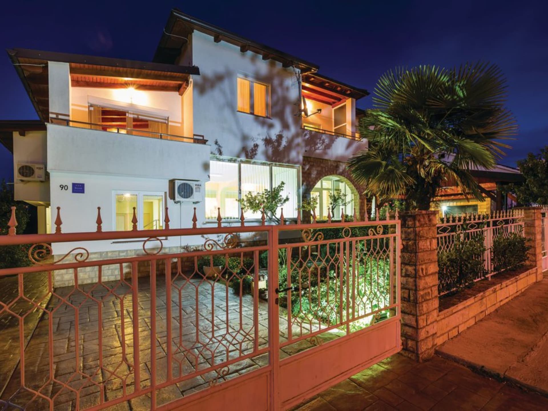 Villa Ksenija: Luxe zes-slaapkamer vakantiehuis met privézwembad in Debeljak - foto 43