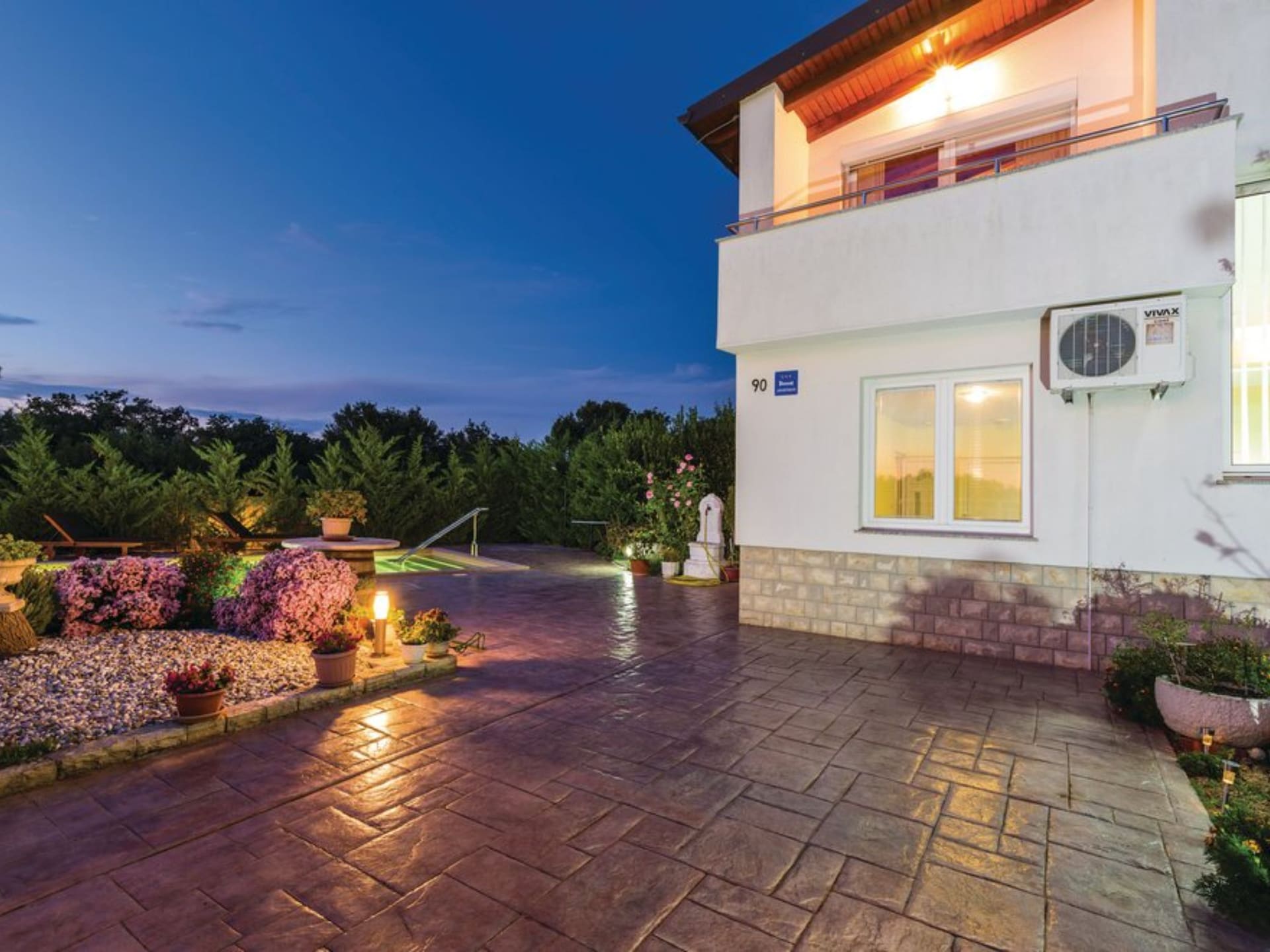 Villa Ksenija: Luxe zes-slaapkamer vakantiehuis met privézwembad in Debeljak - foto 47