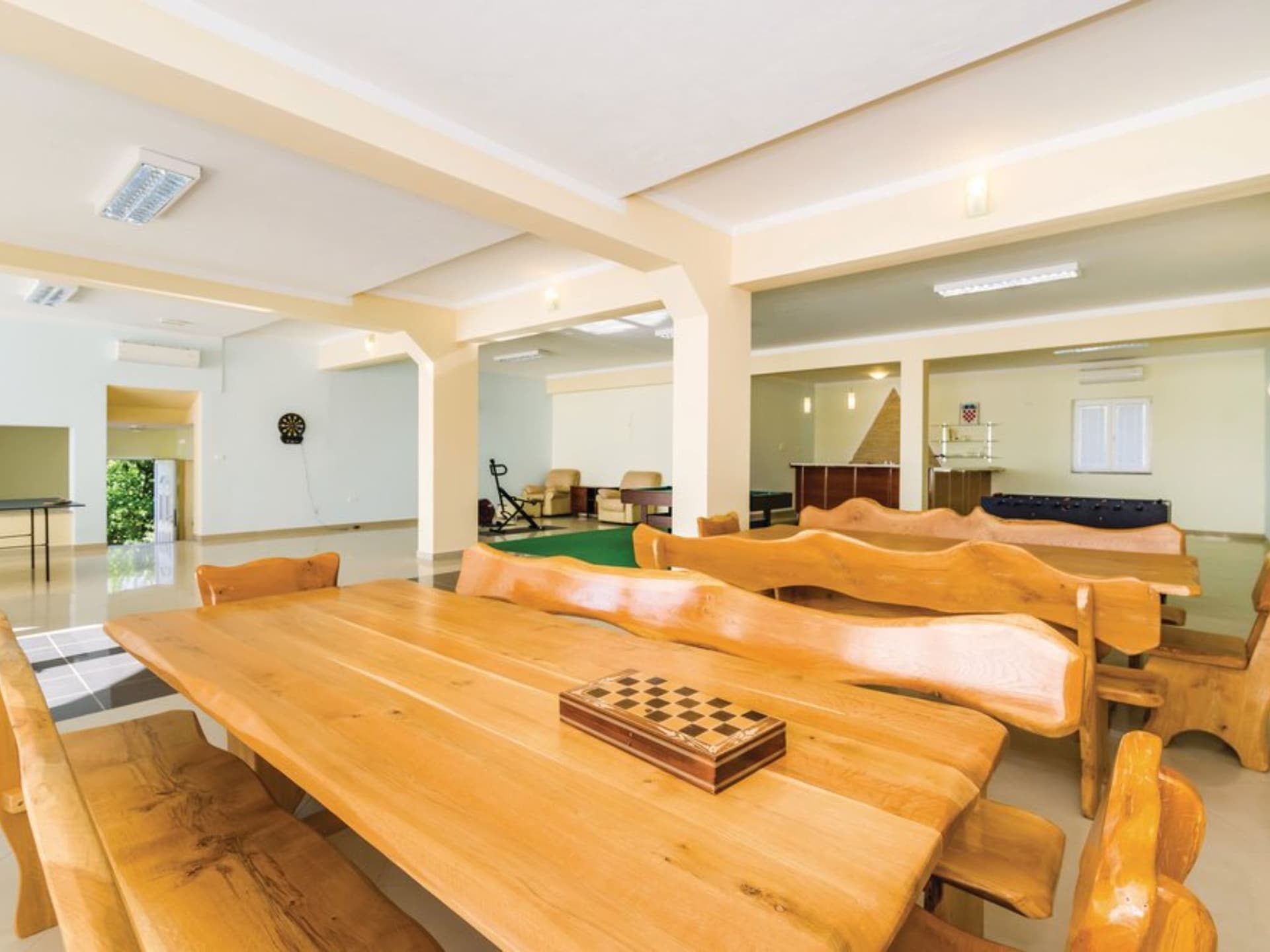 Villa Ksenija: Luxe zes-slaapkamer vakantiehuis met privézwembad in Debeljak - foto 48