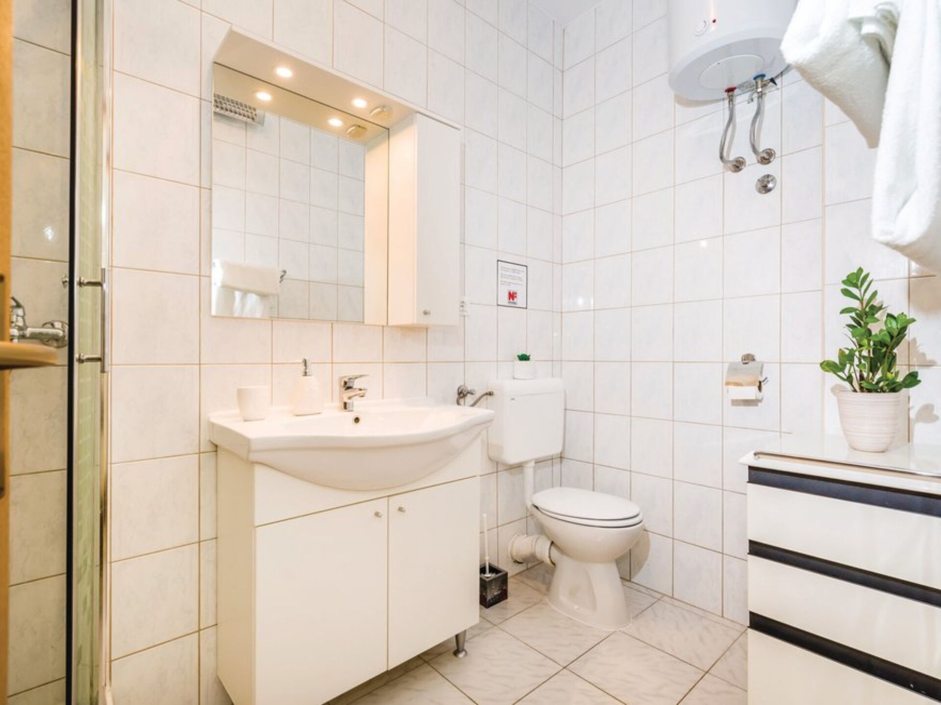 Villa Ksenija: Luxe zes-slaapkamer vakantiehuis met privézwembad in Debeljak - foto 31