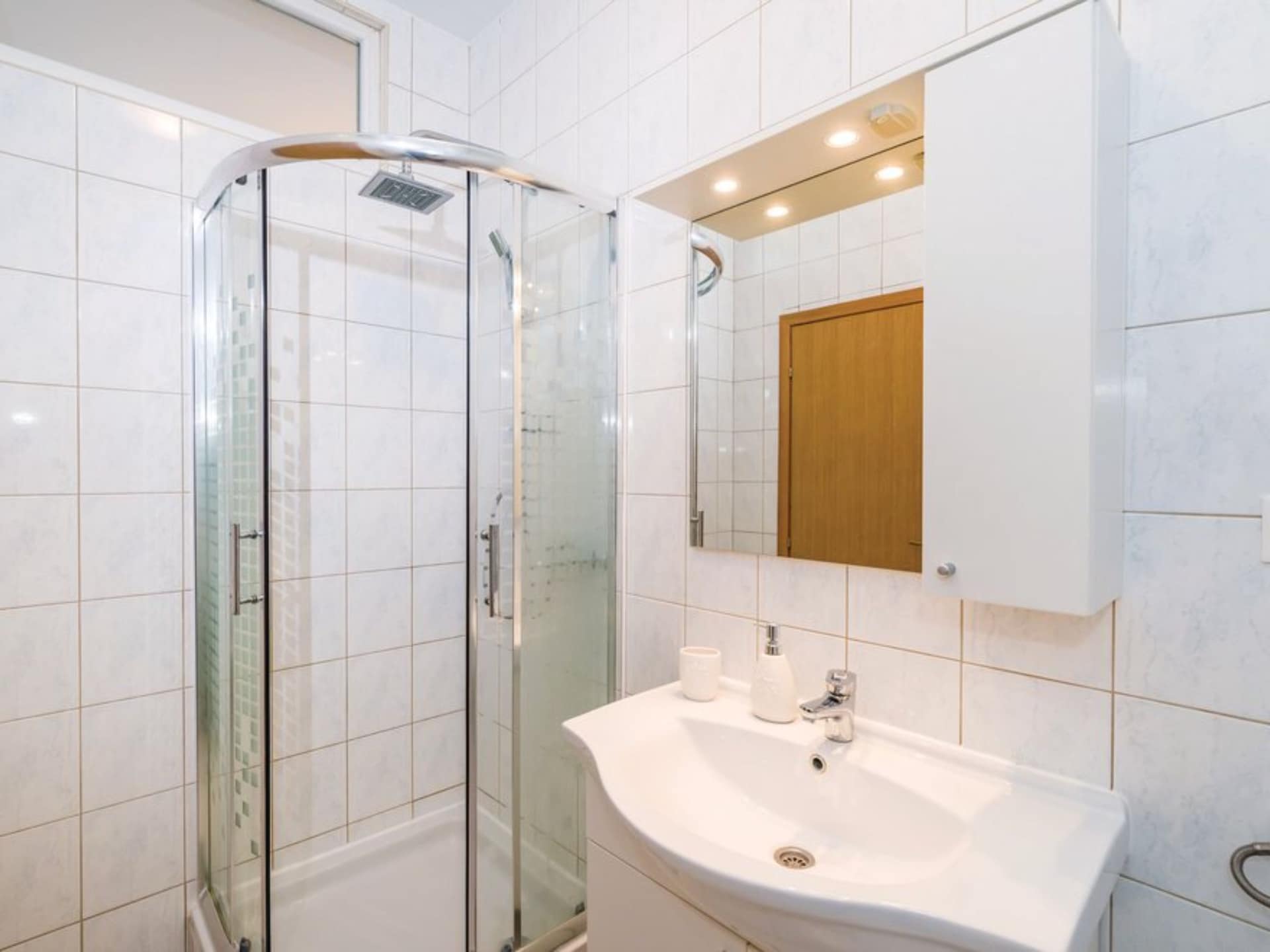 Villa Ksenija: Luxe zes-slaapkamer vakantiehuis met privézwembad in Debeljak - foto 32