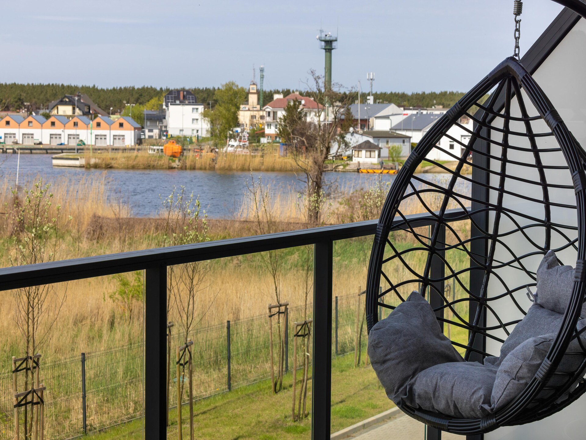 Comfortabel appartement aan de Dziwna met zwembad en sauna, vlakbij strand - foto 16