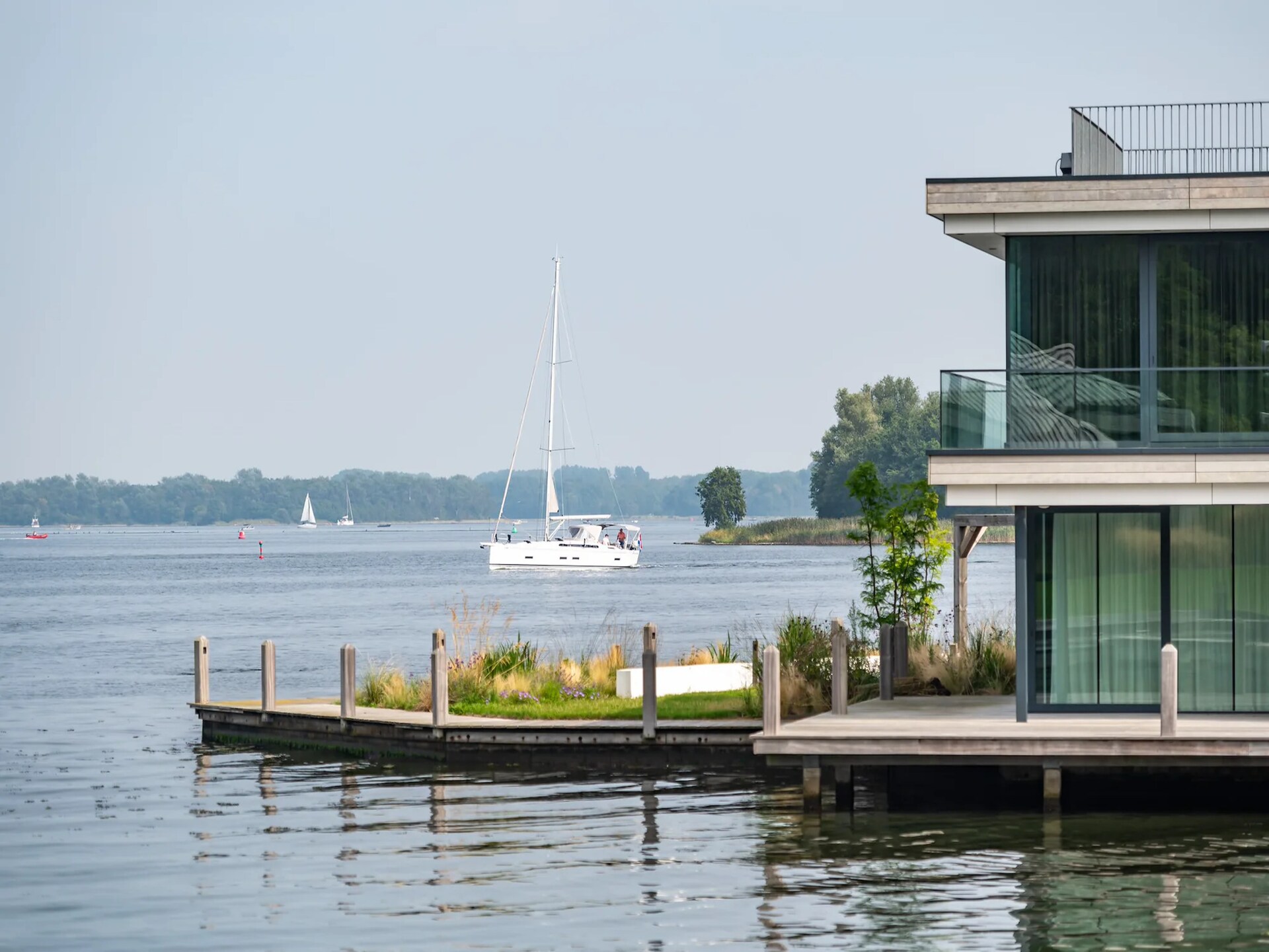 Luxe watervilla aan het Veerse Meer met privéterras en huisdierenvriendelijk park - foto 5