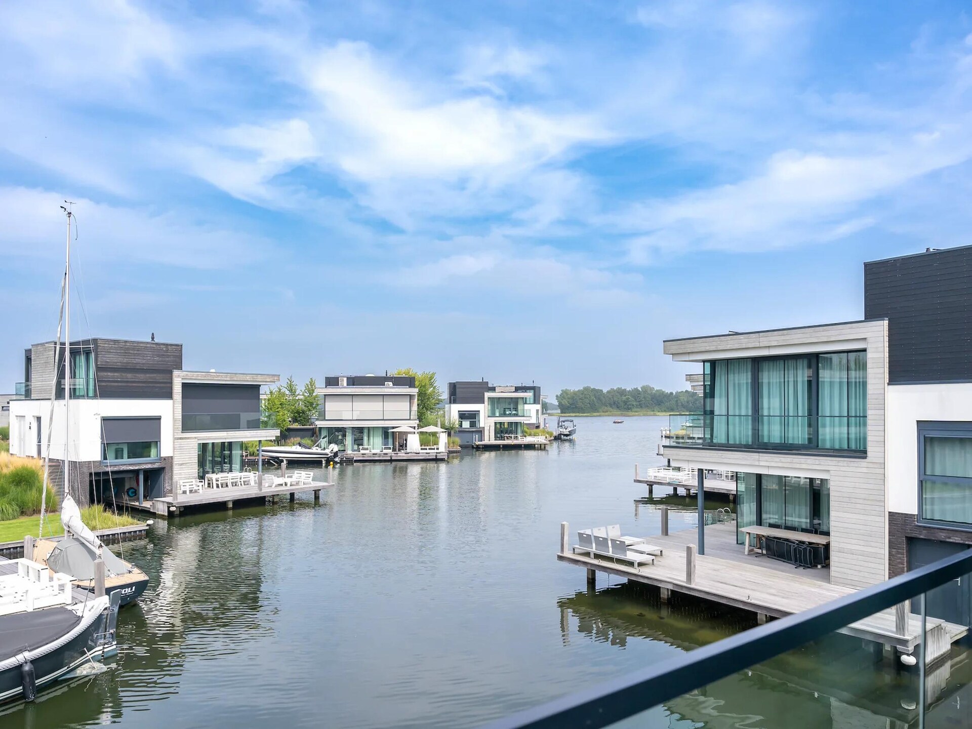 Luxe watervilla aan het Veerse Meer met privéterras en huisdierenvriendelijk park - foto 7