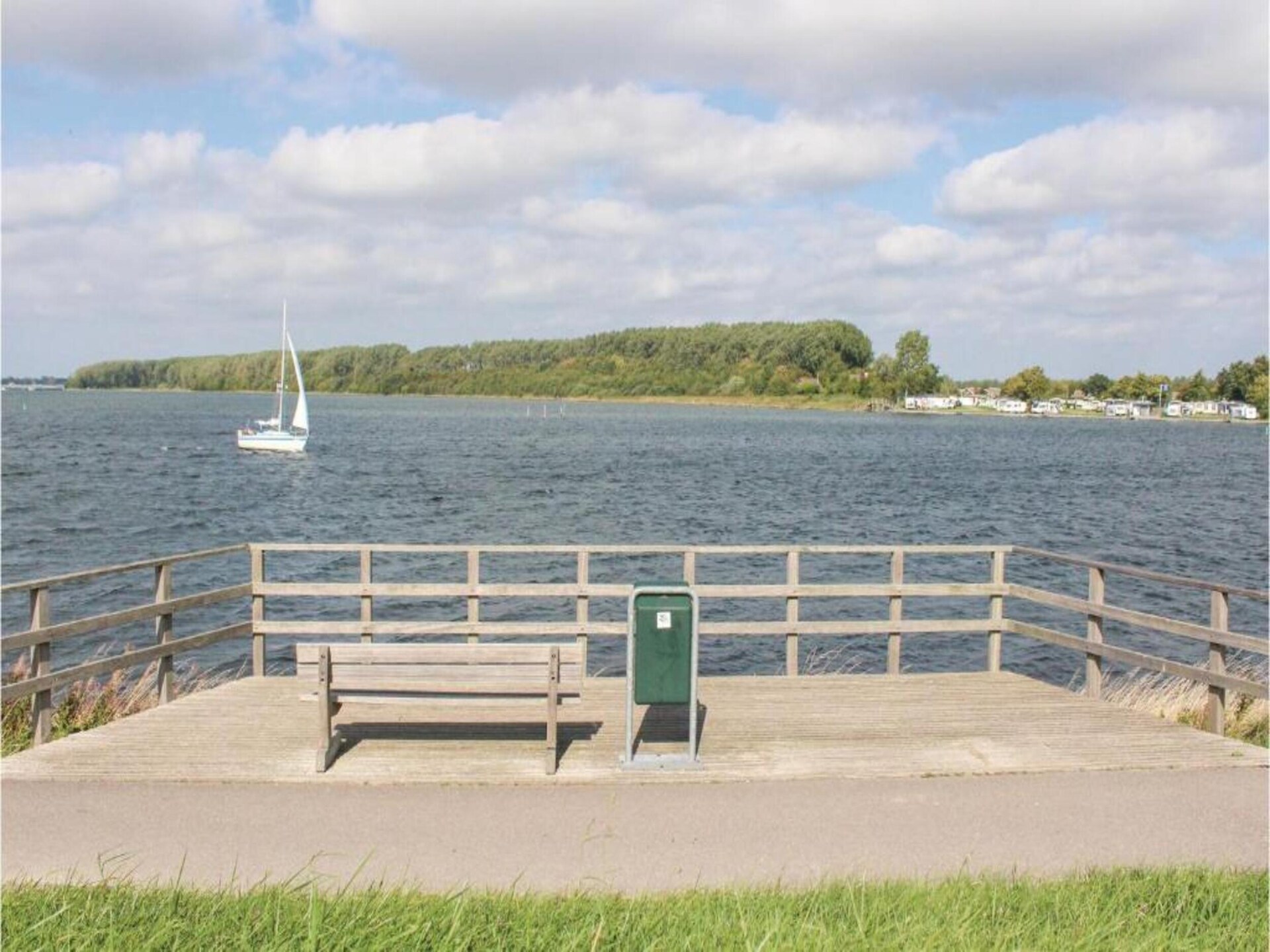 Luxe watervilla aan het Veerse Meer met privéterras en huisdierenvriendelijk park - foto 20