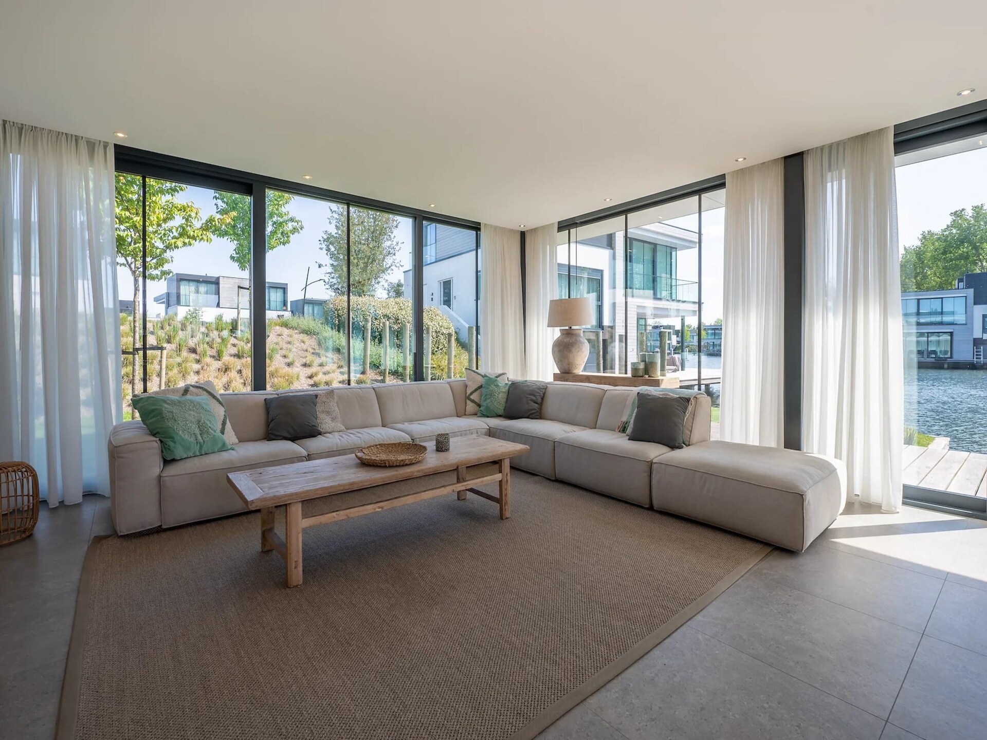 Luxe watervilla met 4 slaapkamers aan het Veerse Meer in Zeeland - foto 2