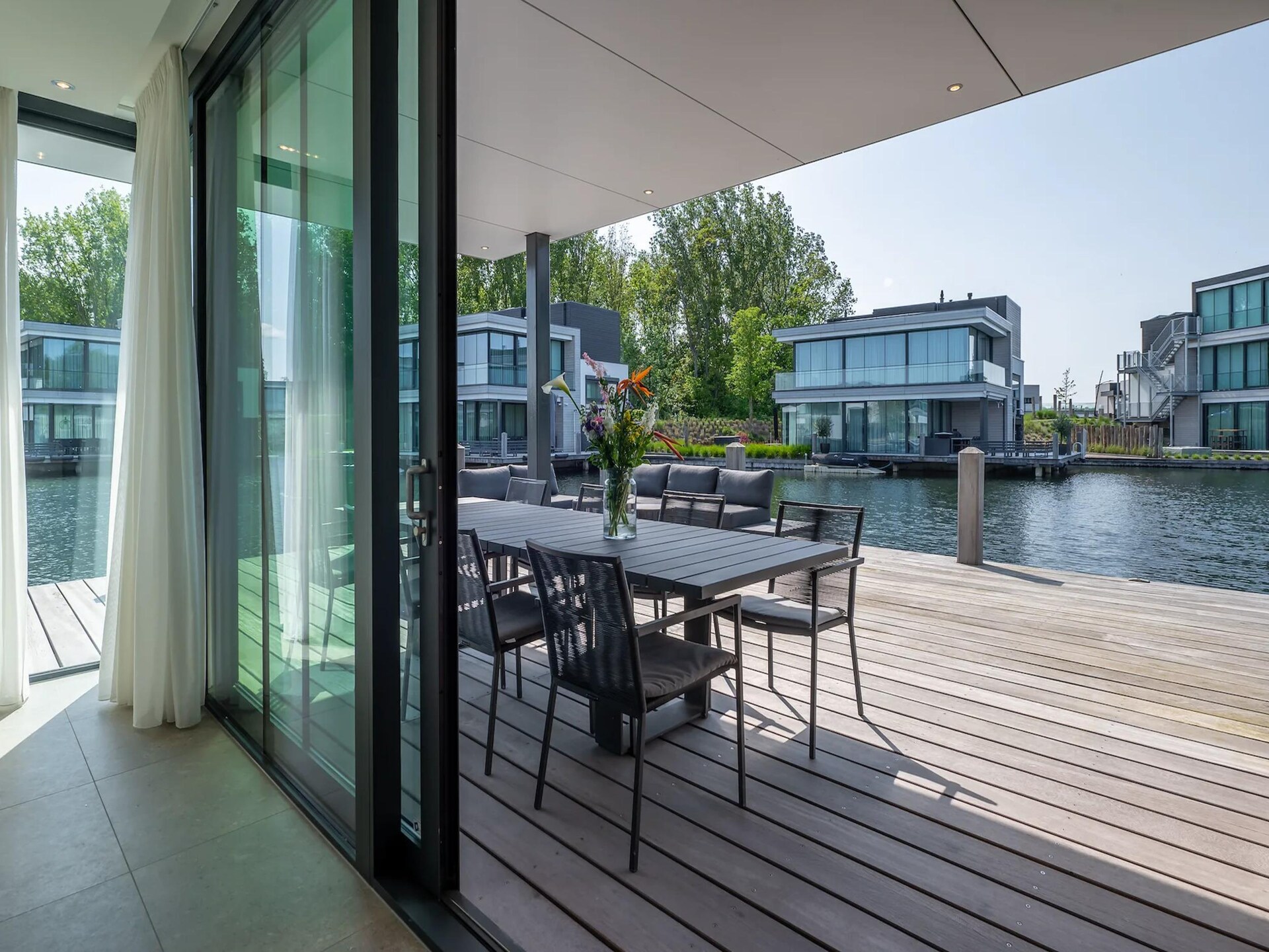 Luxe watervilla met 4 slaapkamers aan het Veerse Meer in Zeeland - foto 4