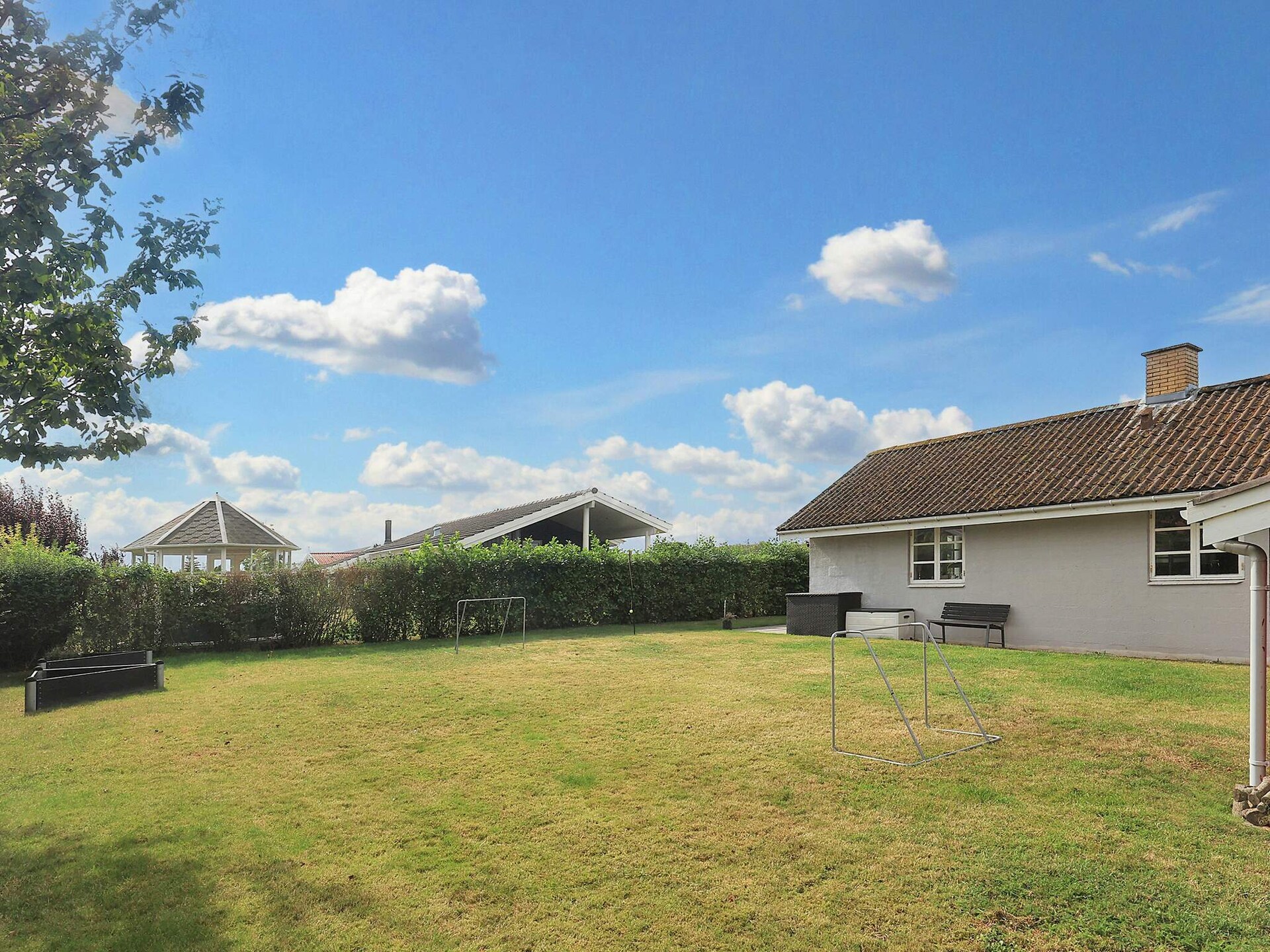 Licht Vakantiehuis op Enø met Grote Tuin en Terras, 850m van Strand - foto 16