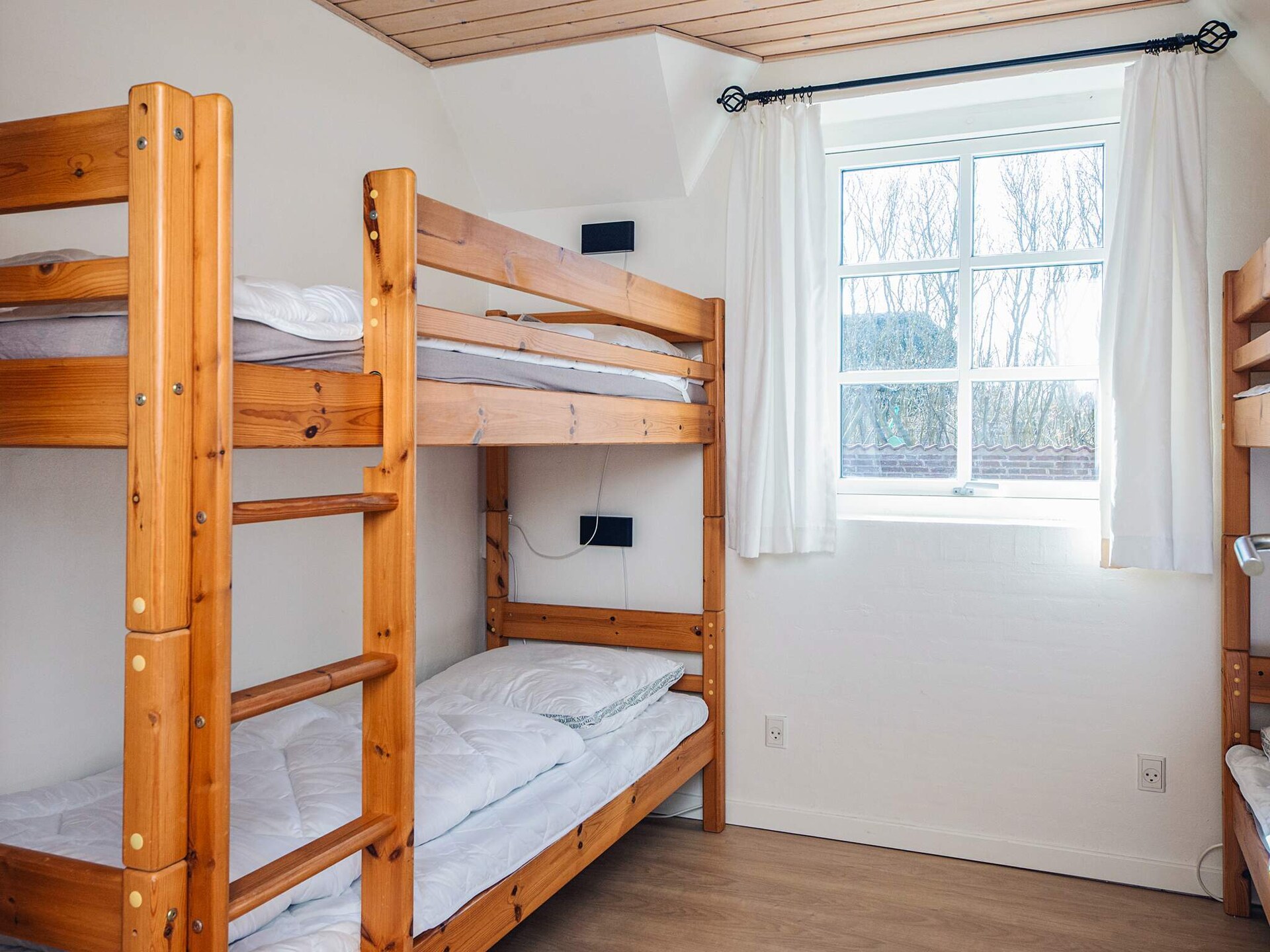 Ruim vakantiehuis met privézwembad en glijbaan op 2 km van de Noordzee - foto 40