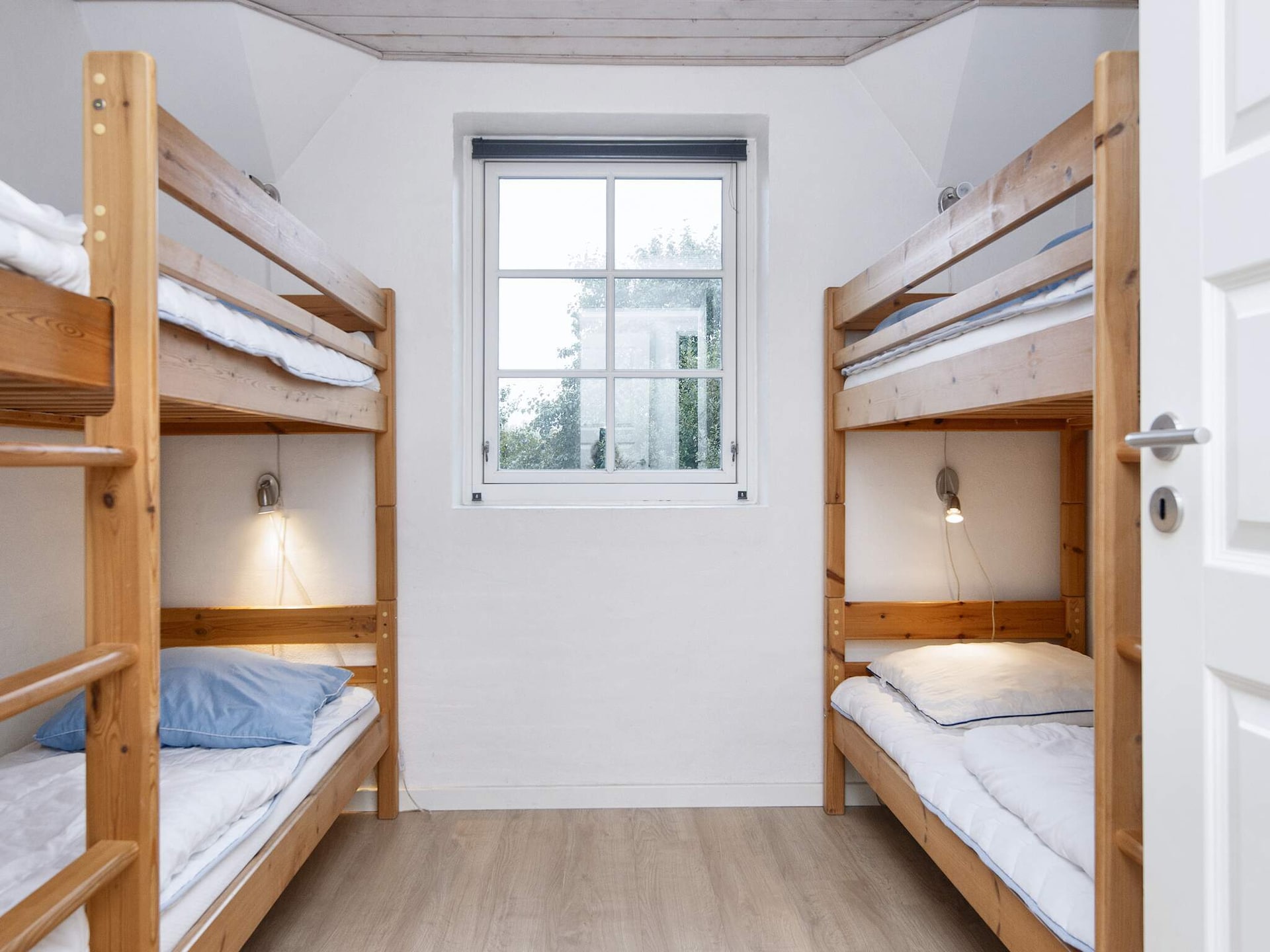 Rietgedekt vakantiehuis met privézwembad en whirlpool vlakbij de Noordzee - foto 35
