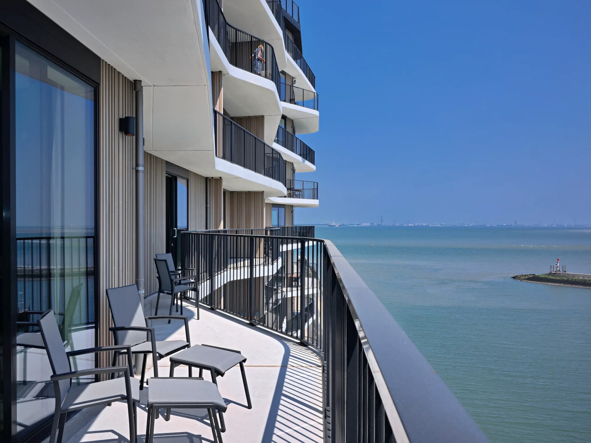 Licht familieappartement met balkon in hartje Breskens, 102m² - foto 9