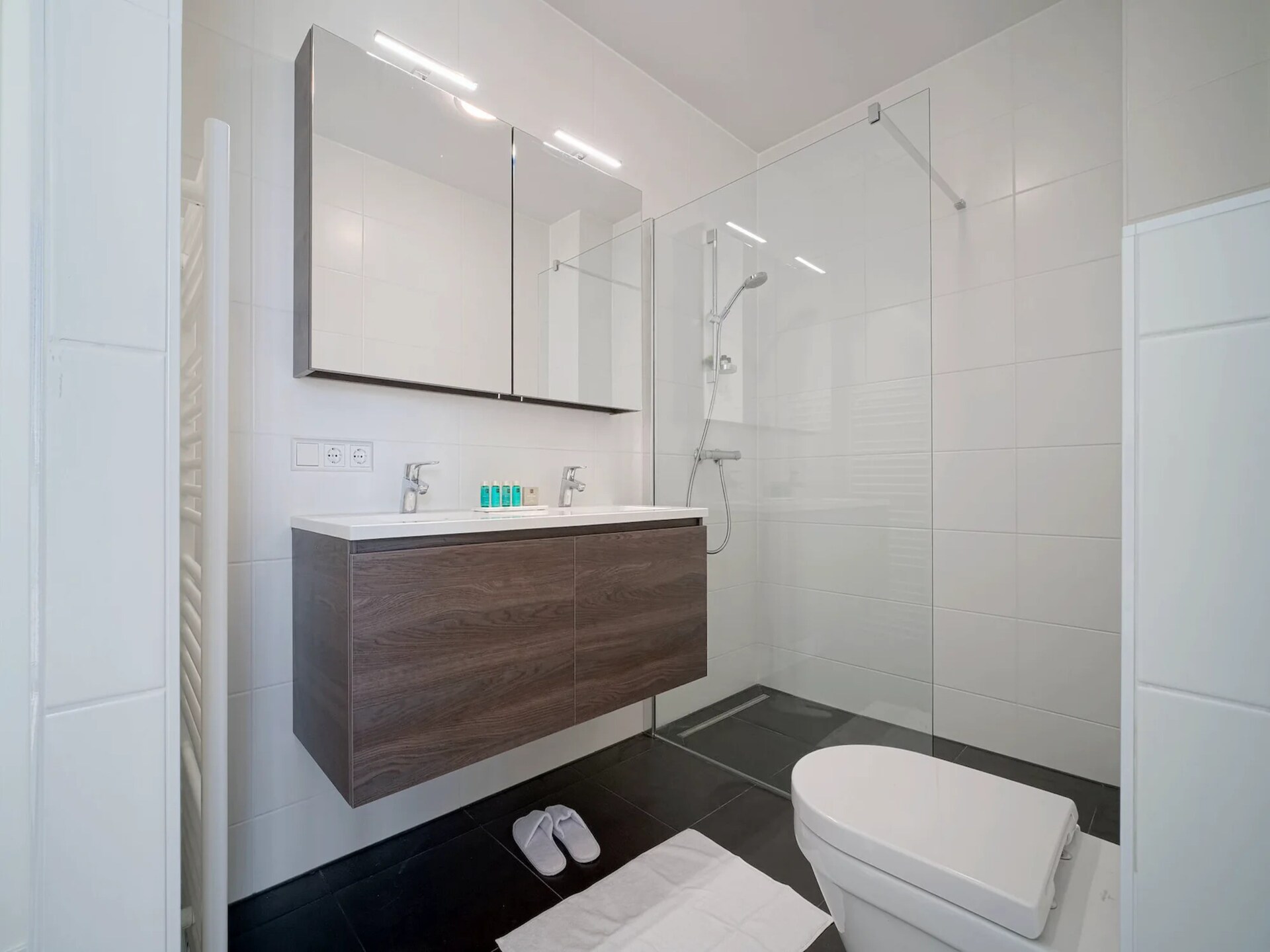 Luxe appartement Breskens: 2 slaapkamers, terras & Zeeuwse kust - foto 9