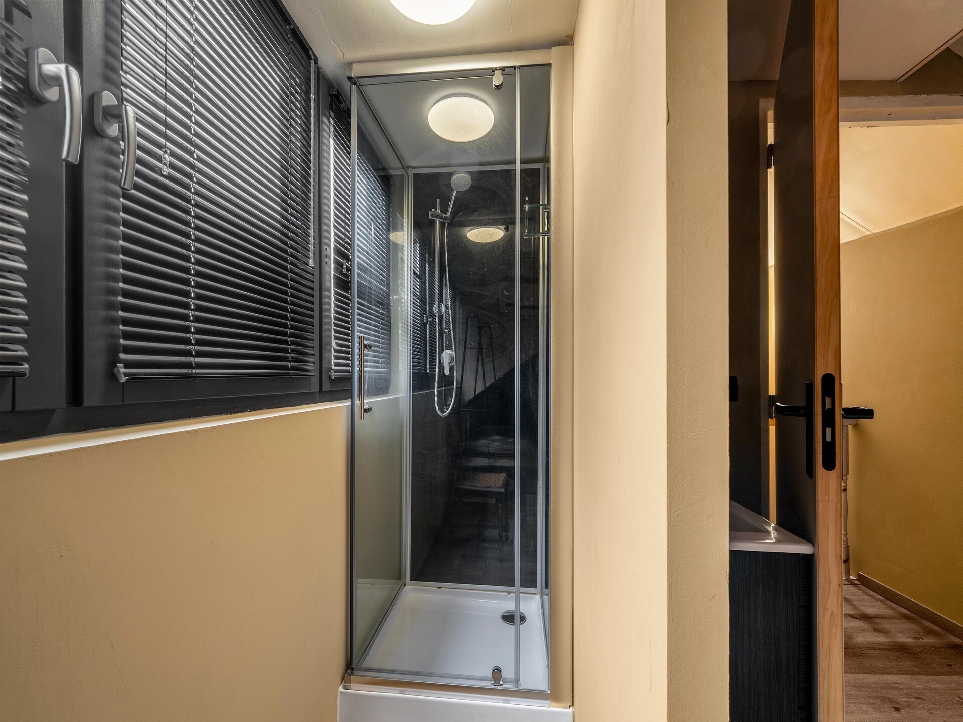 Luxe mergelvilla met sauna en hottub in hartje Valkenburg - foto 32
