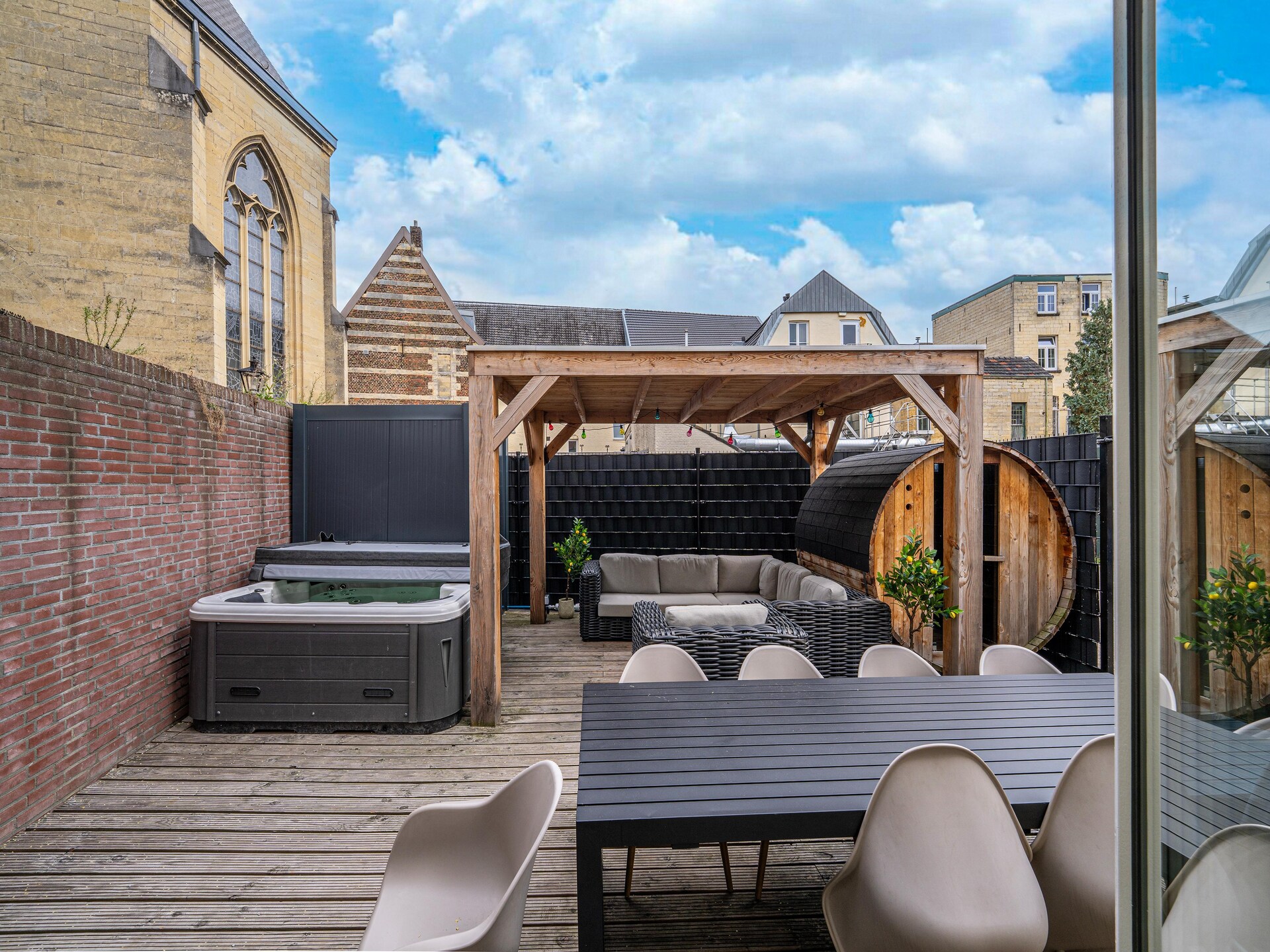 Luxe mergelvilla met sauna en hottub in hartje Valkenburg - foto 36