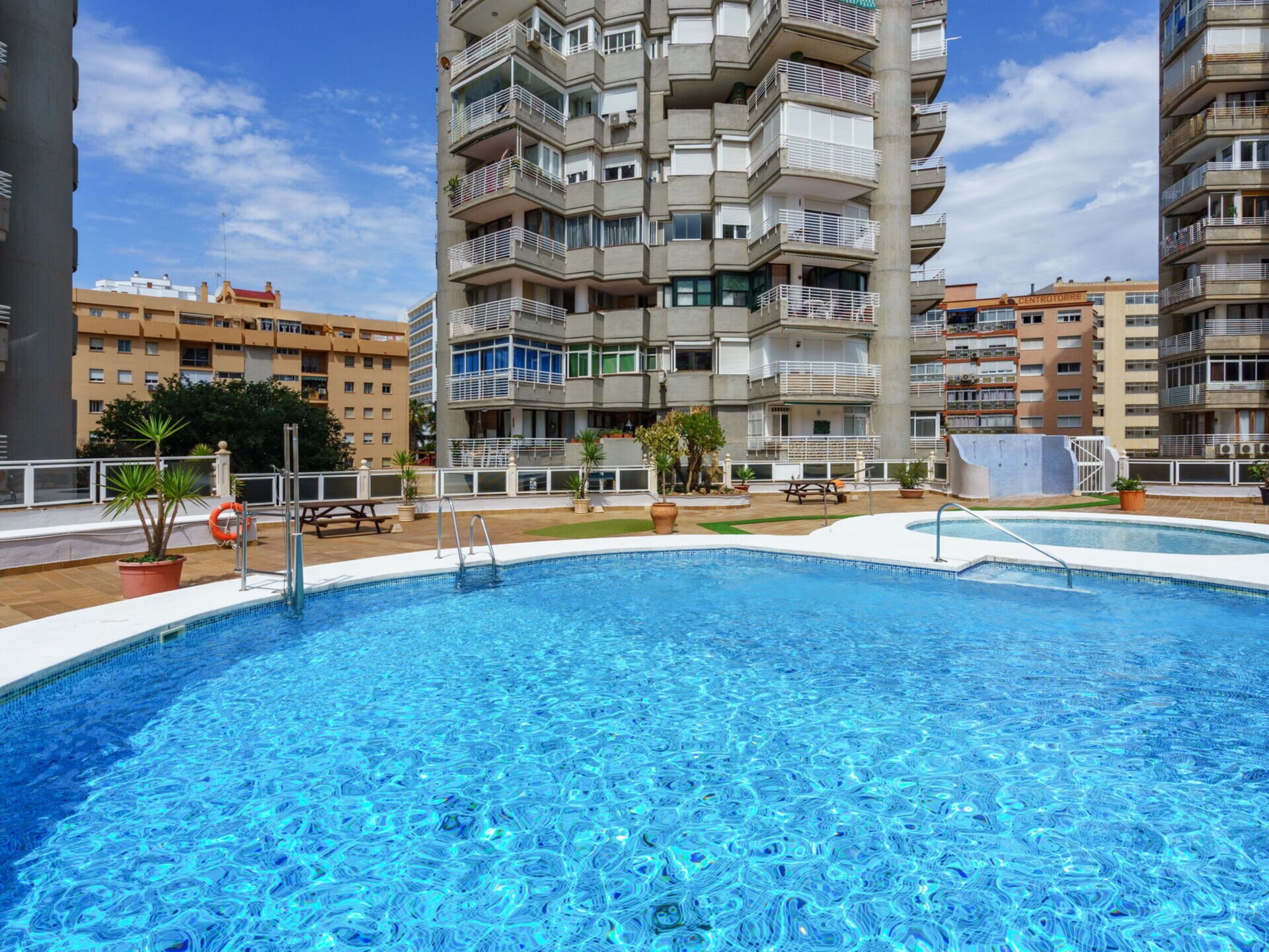 Zonnig appartement met zeezicht en zwembad in Torremolinos - foto 1