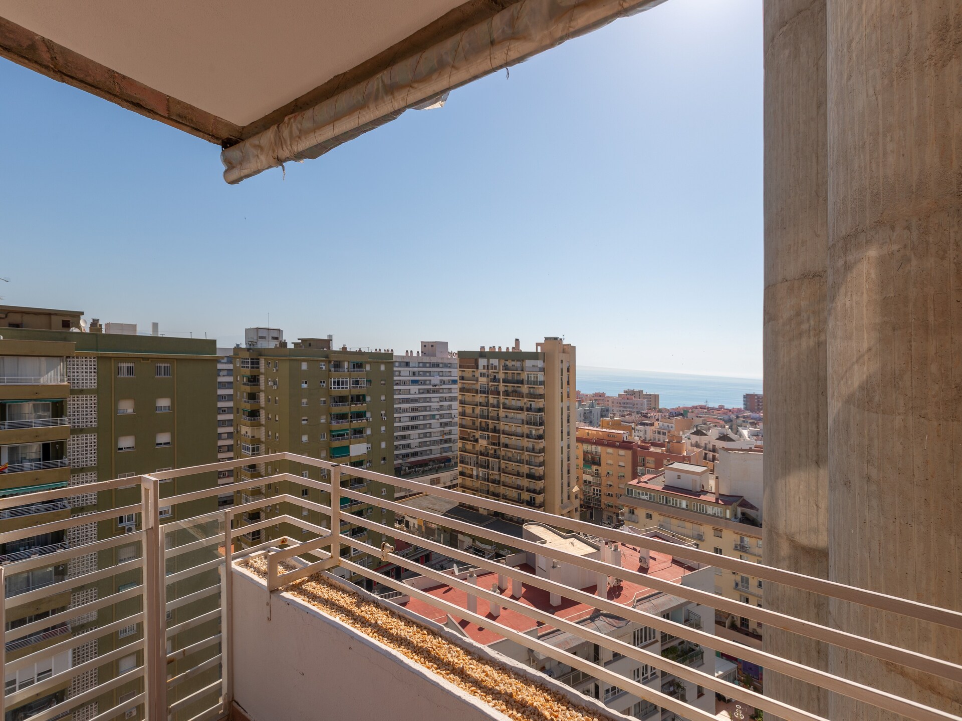 Zonnig appartement met zeezicht en zwembad in Torremolinos - foto 21