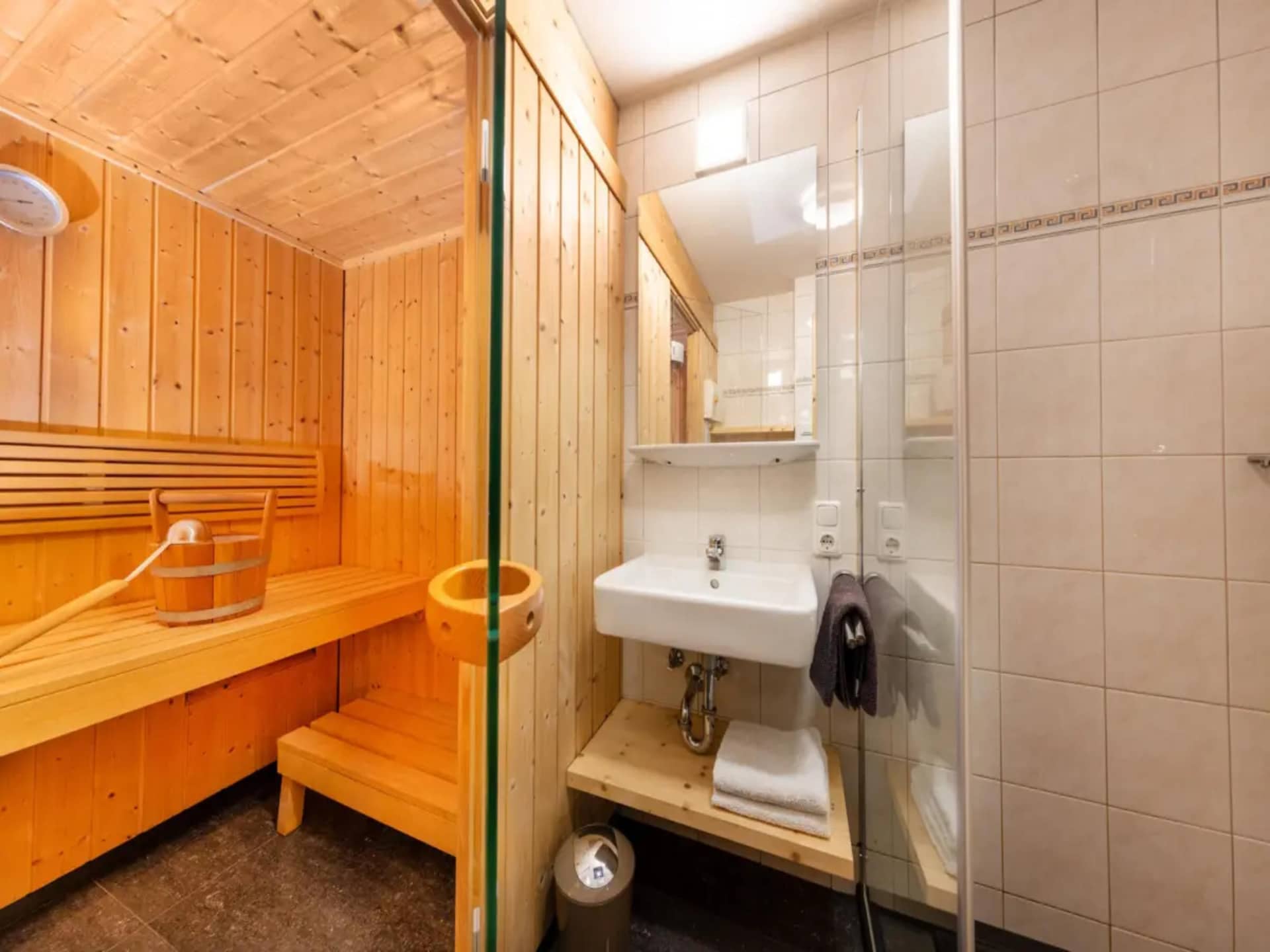 Centraal gelegen chalet in Wald im Pinzgau direct aan de piste - foto 36