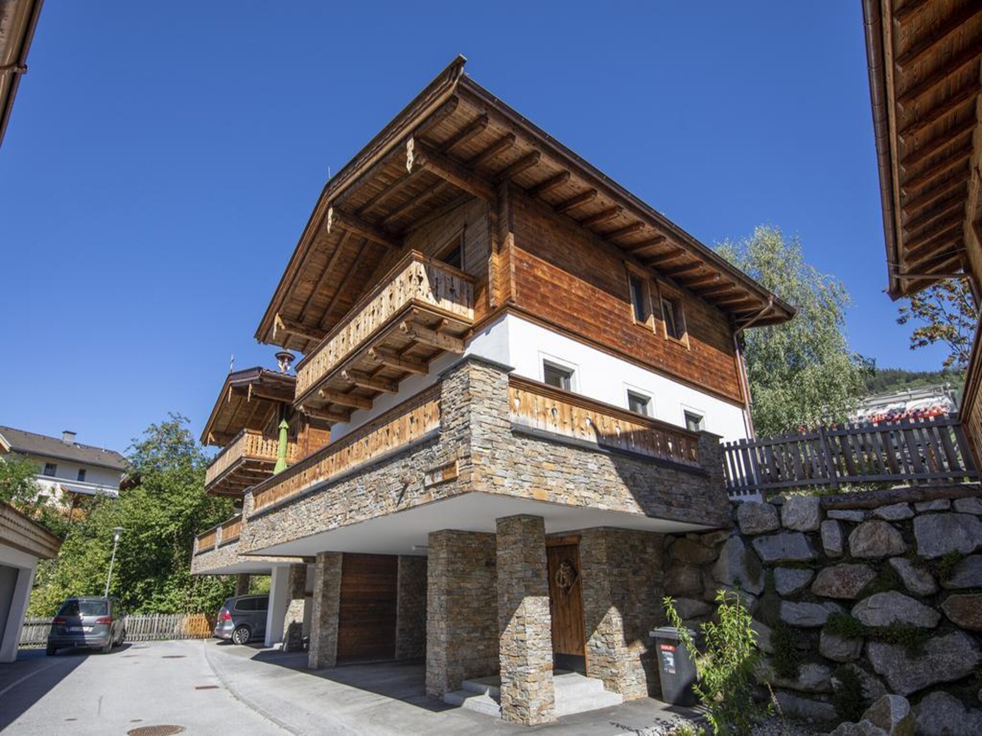 Luxe chalet aan de piste met privésauna in Neukirchen - foto 1